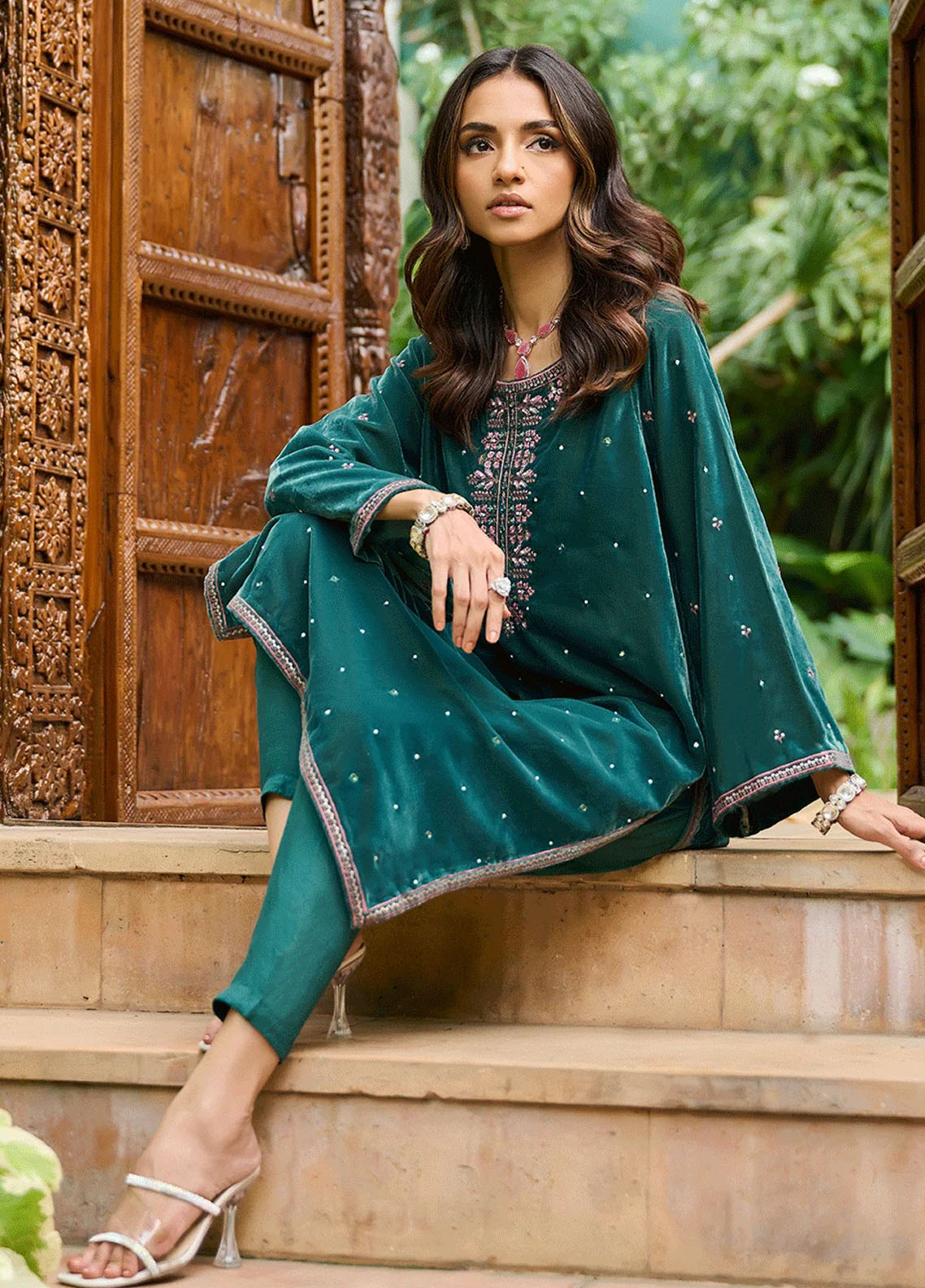 Dhanak Pret Embroidered Velvet 2 Piece Suit DA-2277 GREEN