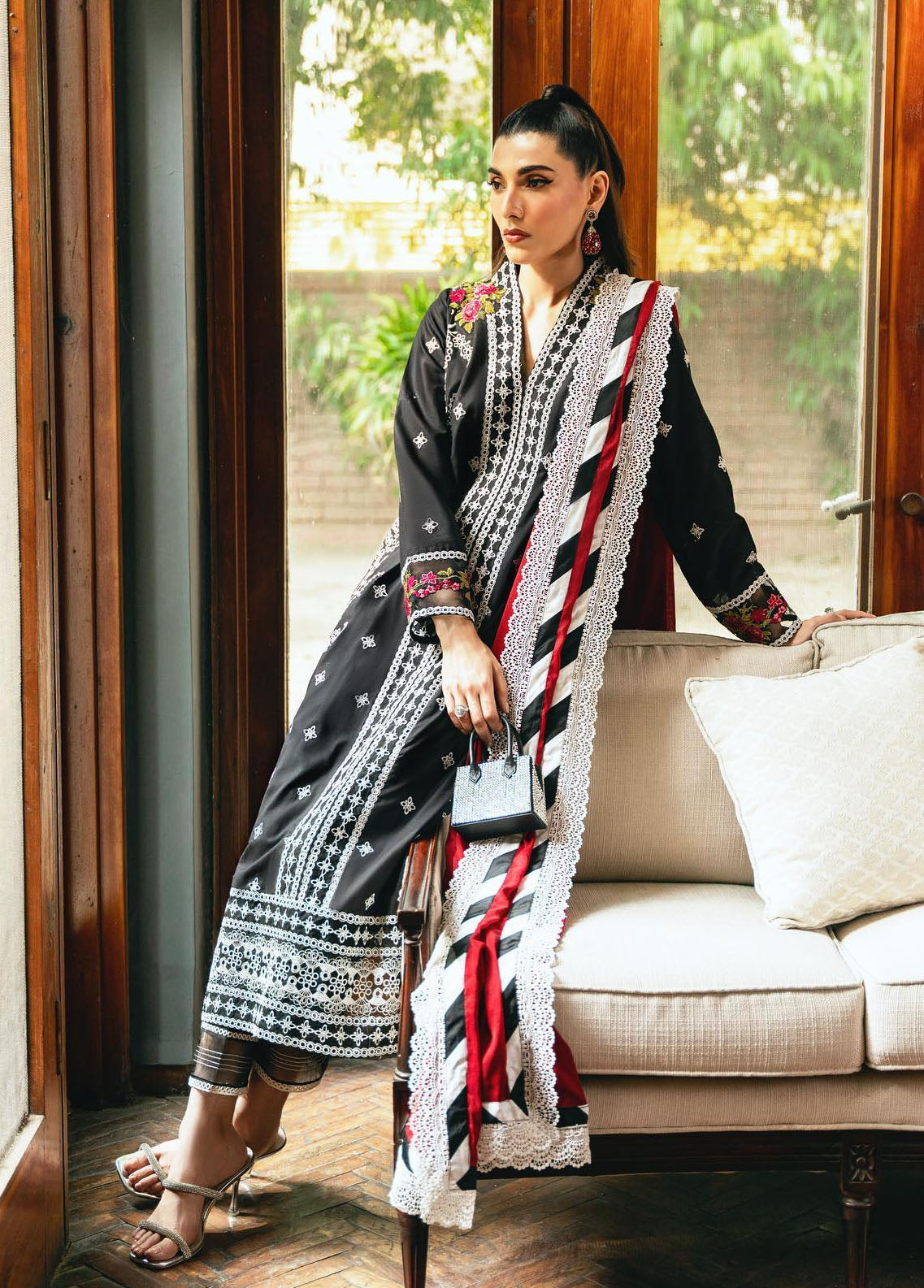 Saira Rizwan Pret Embroidered Lawn 3 Piece Suit SR23E Cia