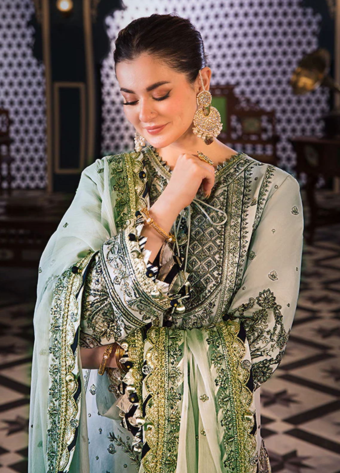 Fasana-e-Ishq By Asim Jofa Eid Luxury Lawn Collection 2024 AJFI-28