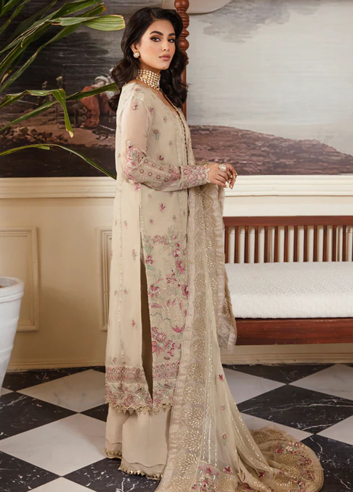 Discover the Finest Pakistani Designer Outfits Online in the UK - Ranis Online