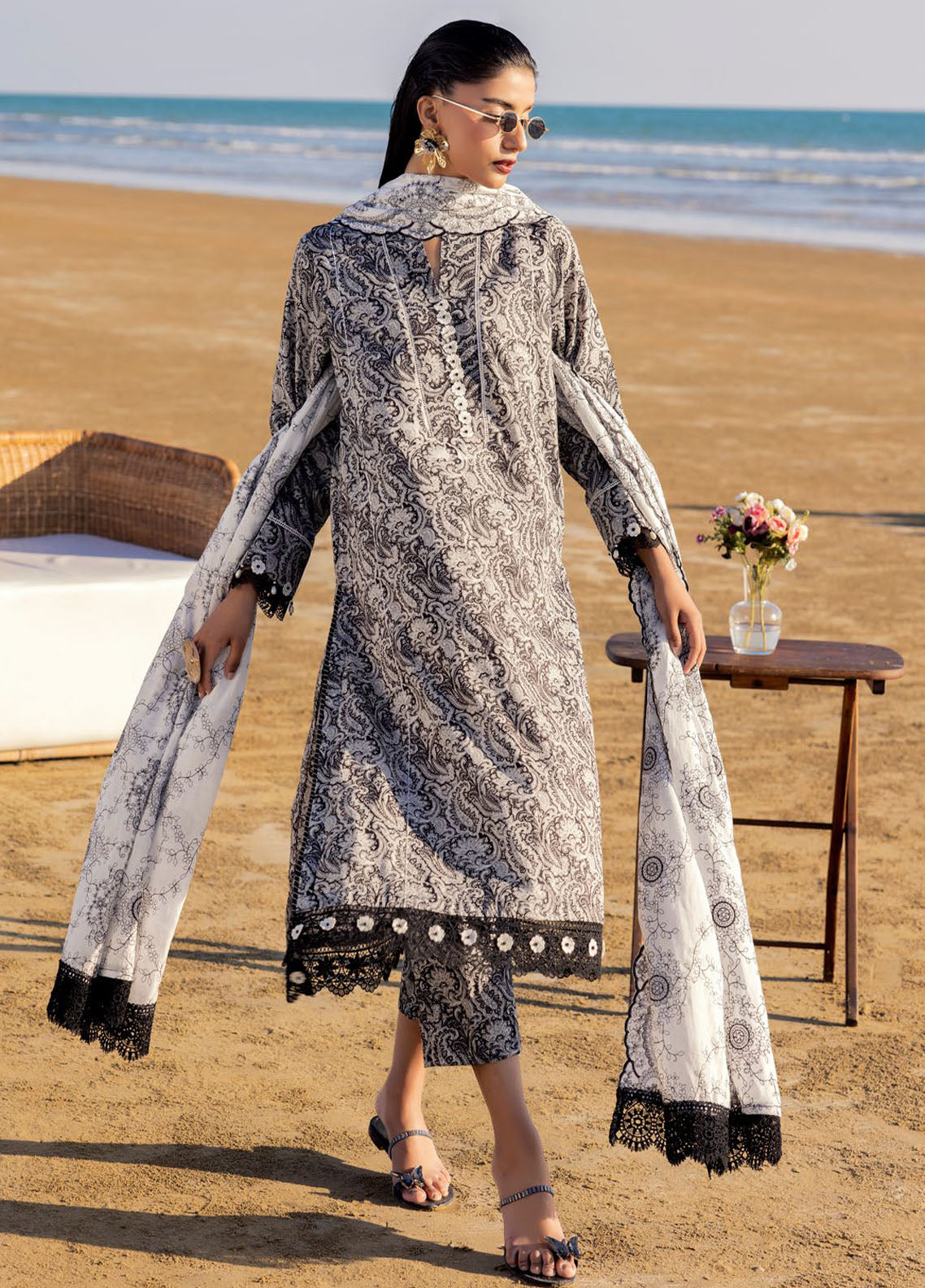 Gul Ahmed Embroidered Lawn Suits Unstitched 3 Piece GA25NB B-52019