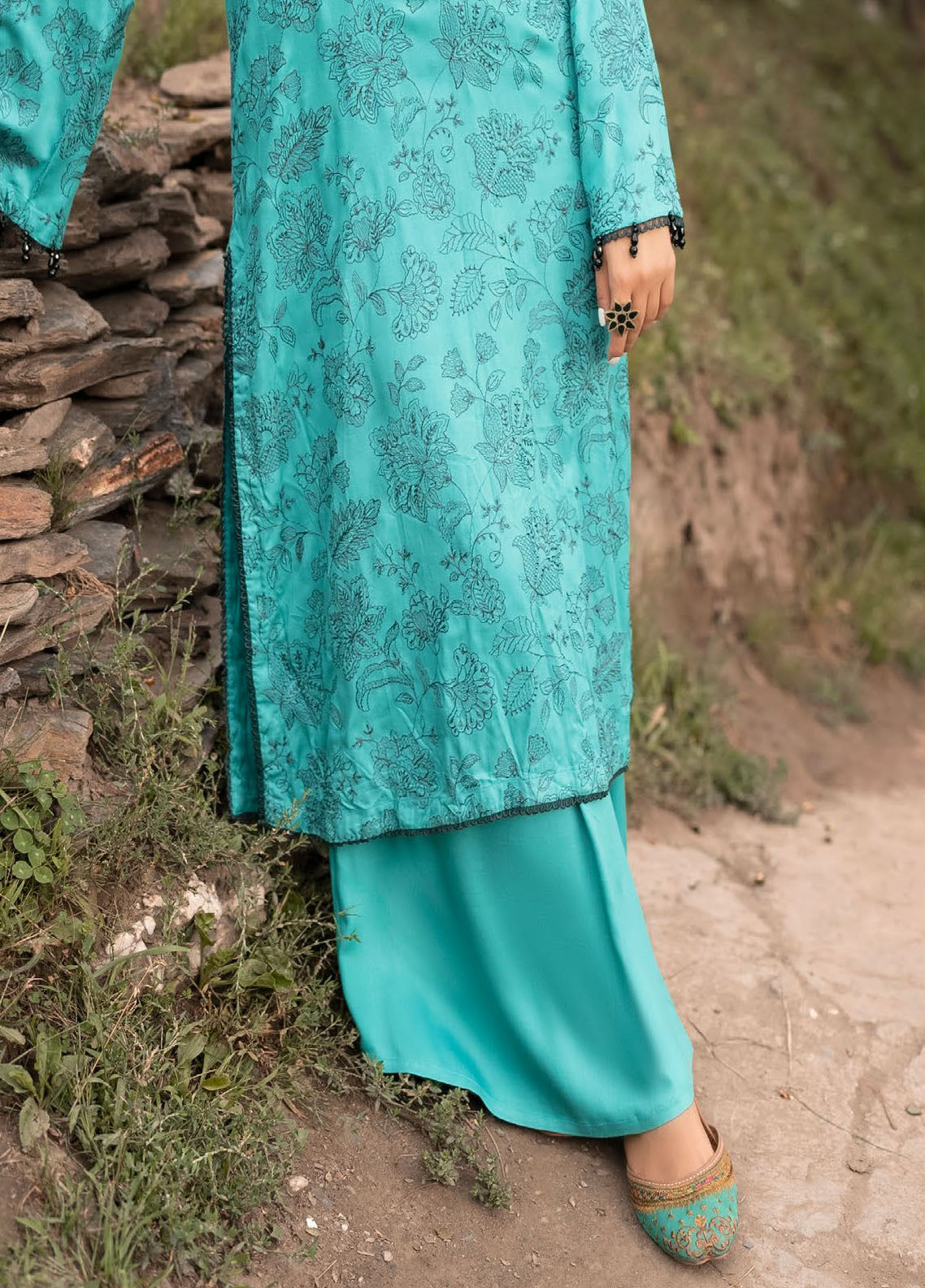 Gul Ahmed Embroidered Cotail Suits Unstitched 2 Piece GA24UW VT-42002 - Winter Collection