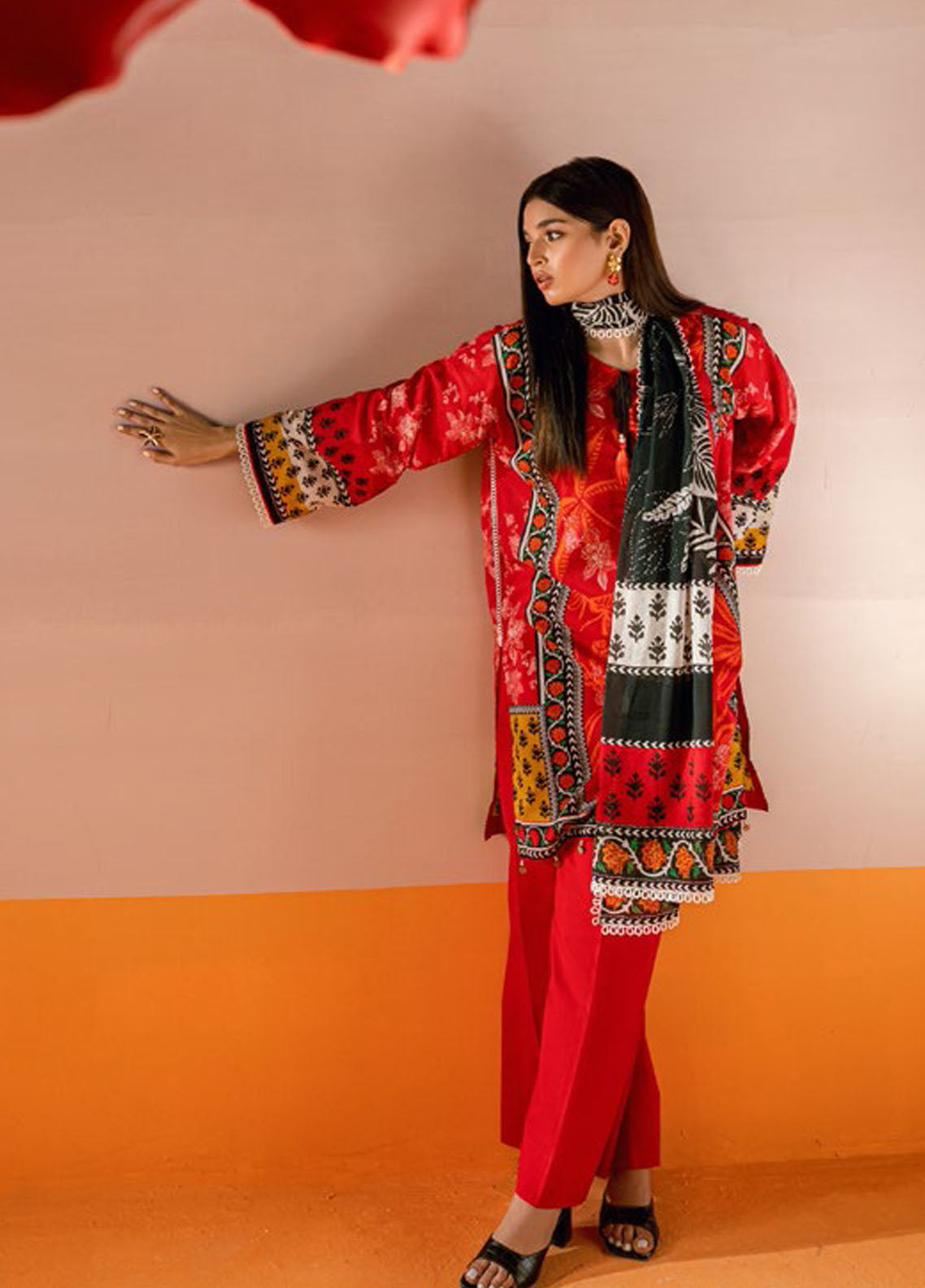 Gul Ahmed Printed Lawn Suits Unstitched 3 Piece CL62060