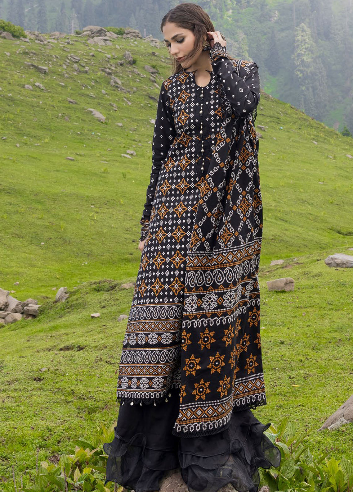 Gul Ahmed Printed Light Khaddar Suits Unstitched 3 Piece GA24UW K-42003 L - Winter Collection