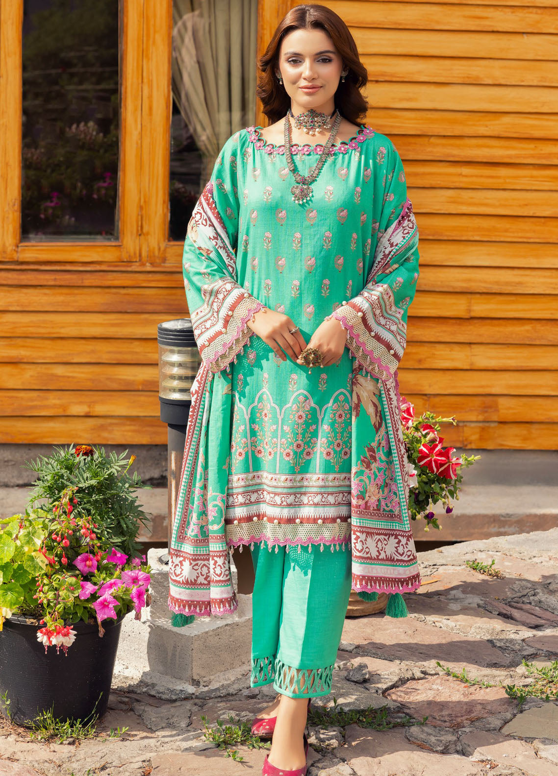 Gul Ahmed Printed Light Khaddar Suits Unstitched 3 Piece GA24UW K-42007 L - Winter Collection