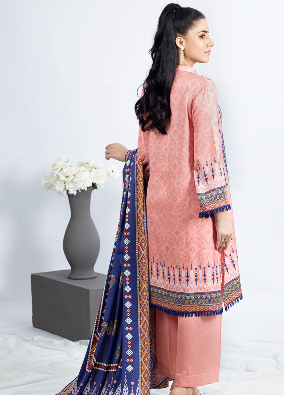 Gul Ahmed Winter Bloom Unstitched Collection 2023 Vol-3 WNS 32251 B