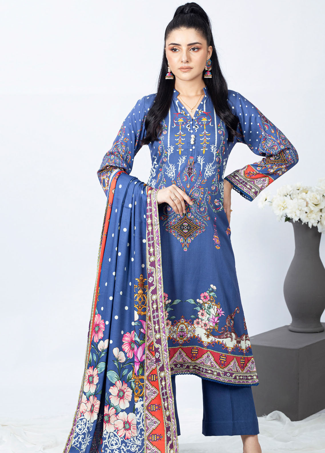 Gul Ahmed Winter Bloom Unstitched Collection 2023 Vol-3 WNS 32256 B