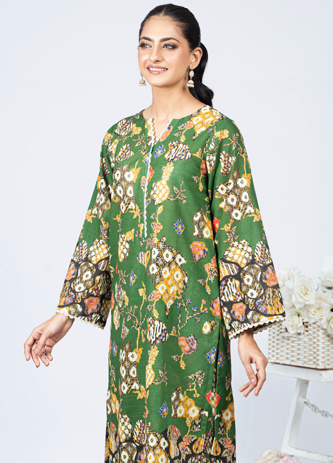 Gul Ahmed Winter Bloom Unstitched Collection 2023 Vol-3 WNSS 32014