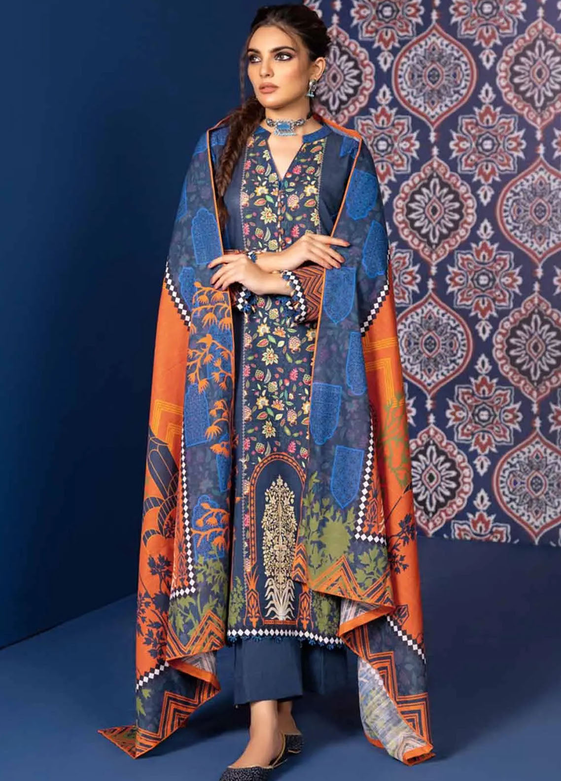 Gul Ahmed Winter Luxe Unstitched Collection 2023 Vol-01 K-32001