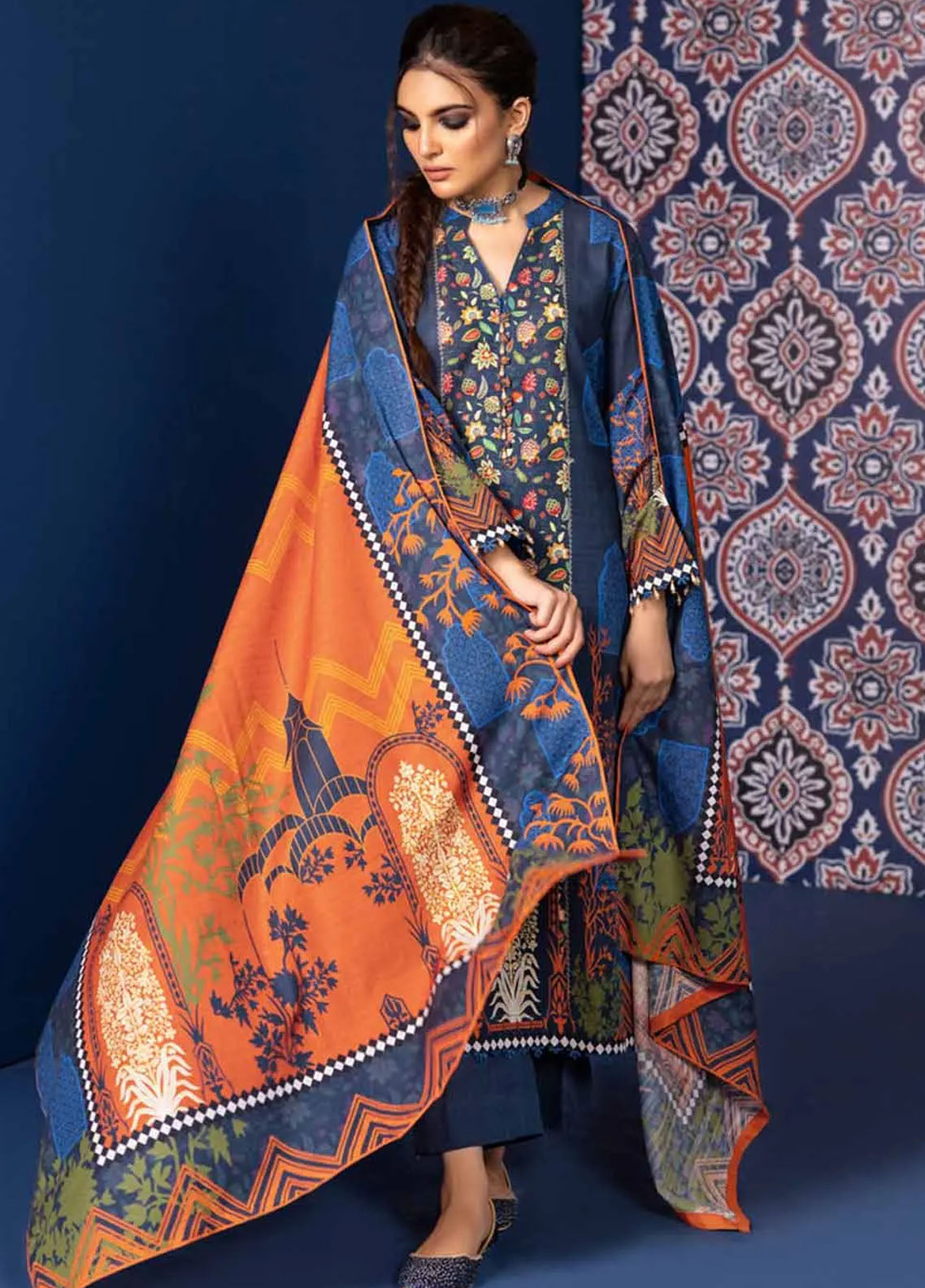 Gul Ahmed Winter Luxe Unstitched Collection 2023 Vol-01 K-32001