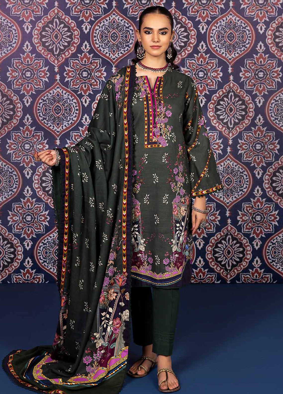 Gul Ahmed Winter Luxe Unstitched Collection 2023 Vol-01 K-32012