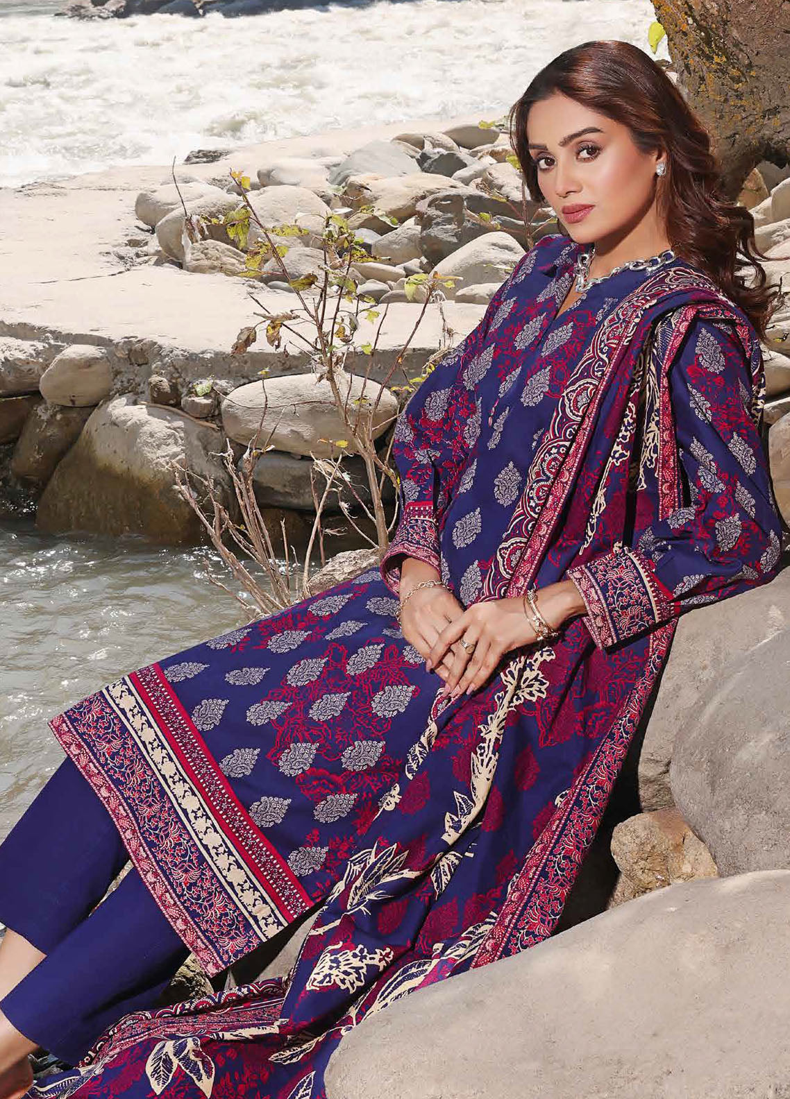 Gul Ahmed Winter Luxe Unstitched Collection 2023 Vol-01 K-32013