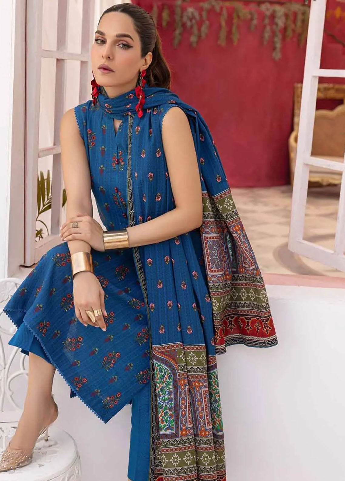 Gul Ahmed Winter Luxe Unstitched Collection 2023 Vol-01 K-32032