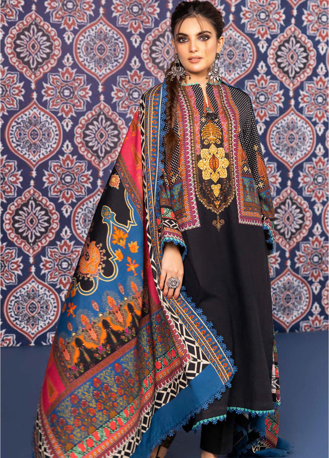 Gul Ahmed Winter Luxe Unstitched Collection 2023 Vol-01 K-32034