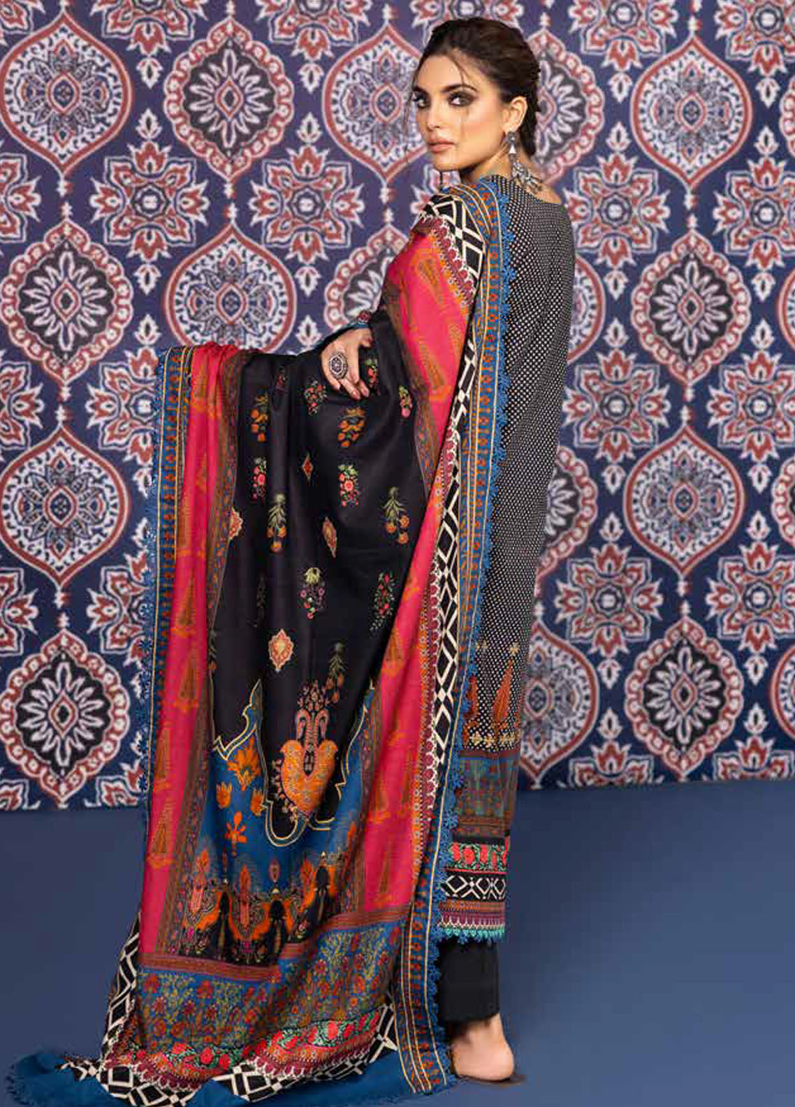 Gul Ahmed Winter Luxe Unstitched Collection 2023 Vol-01 K-32034