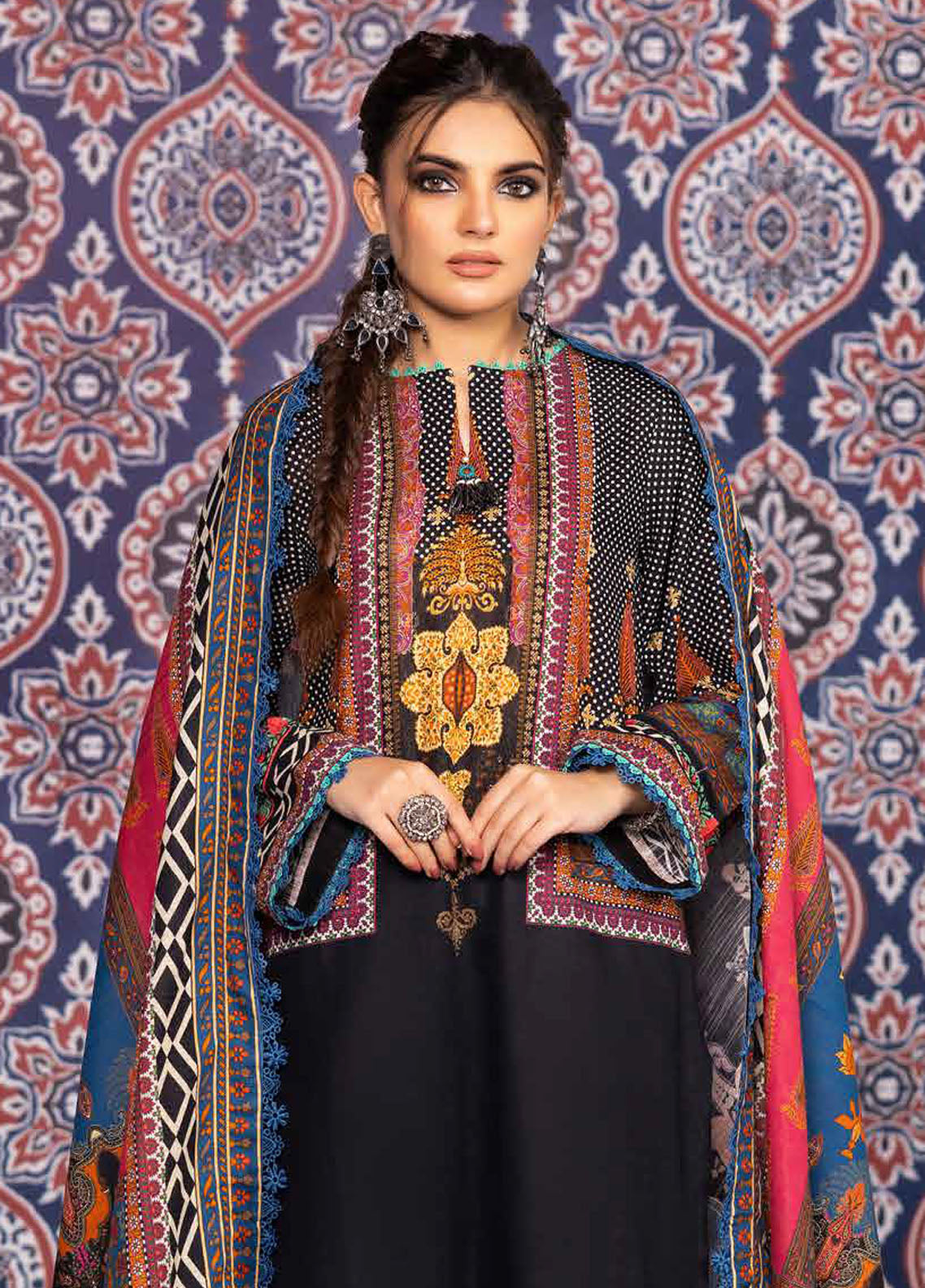 Gul Ahmed Winter Luxe Unstitched Collection 2023 Vol-01 K-32034