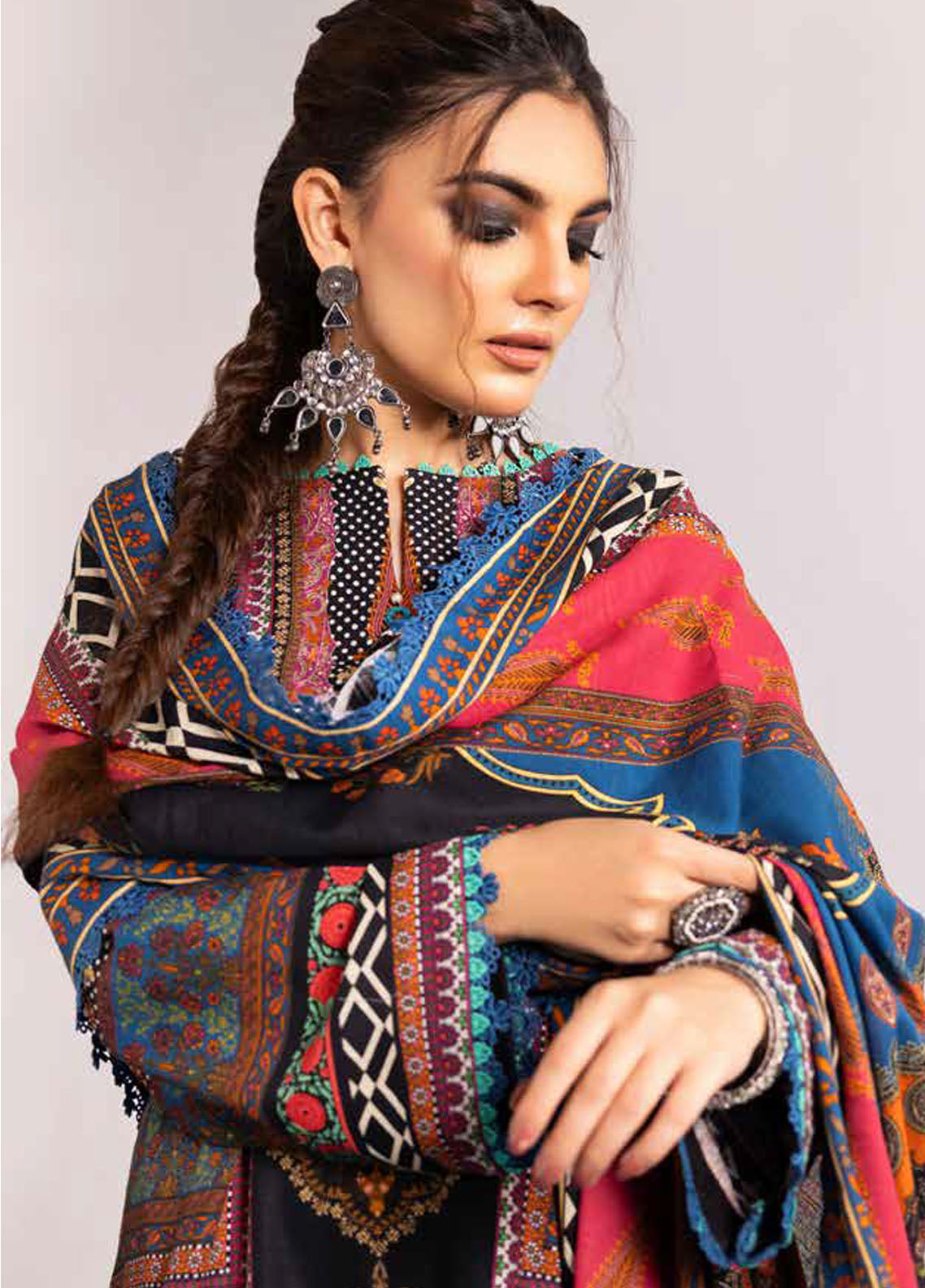 Gul Ahmed Winter Luxe Unstitched Collection 2023 Vol-01 K-32034