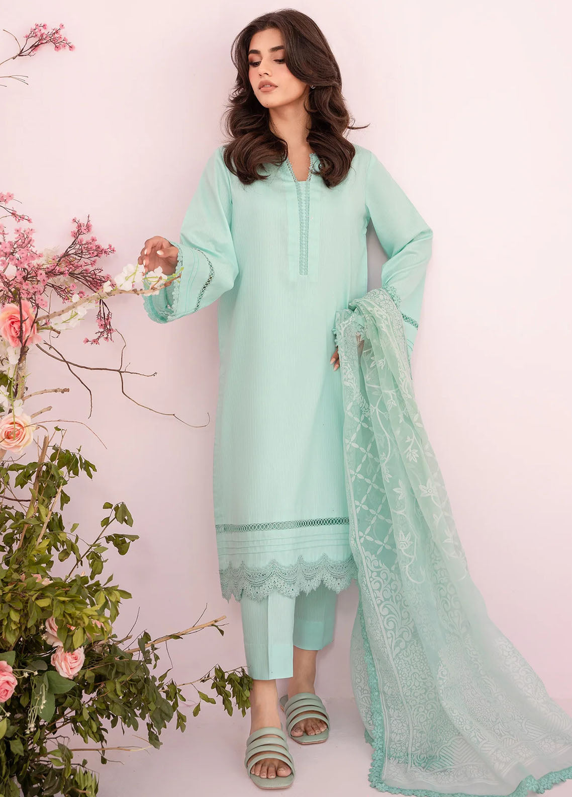 Hana Pret Embroidered Lawn 3 Piece Suit Lagoon