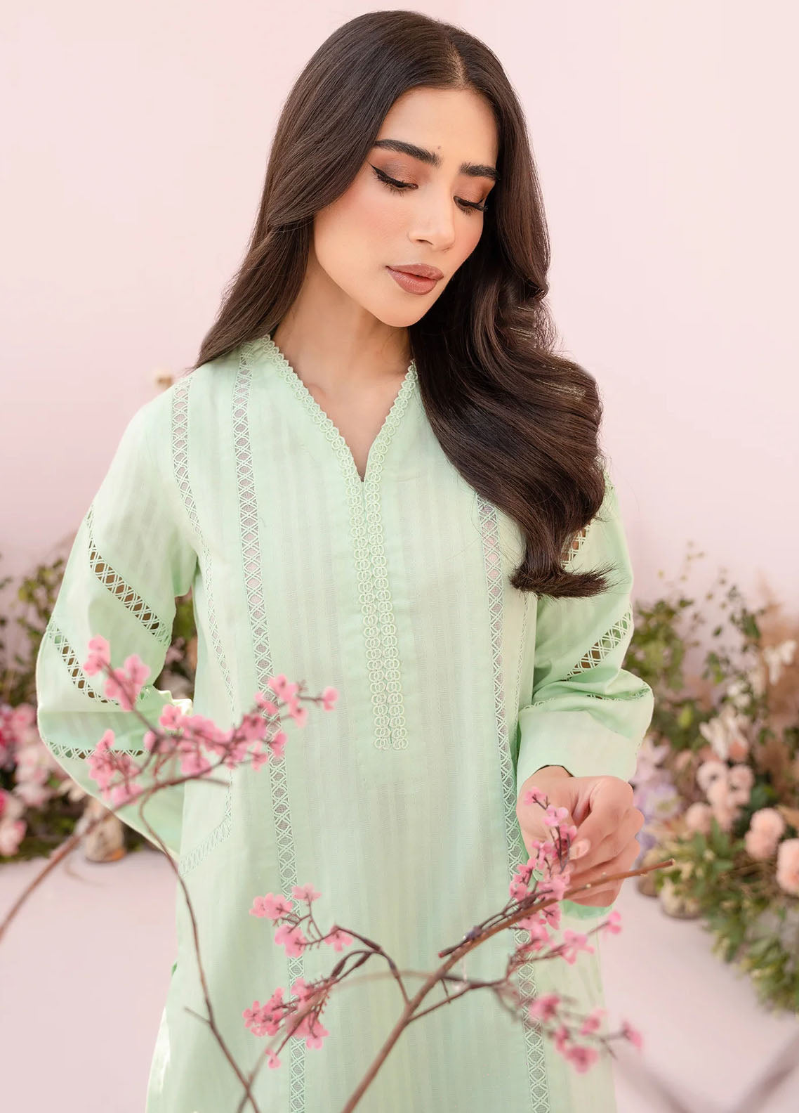 Hana Pret Embroidered Lawn 3 Piece Suit Tawny