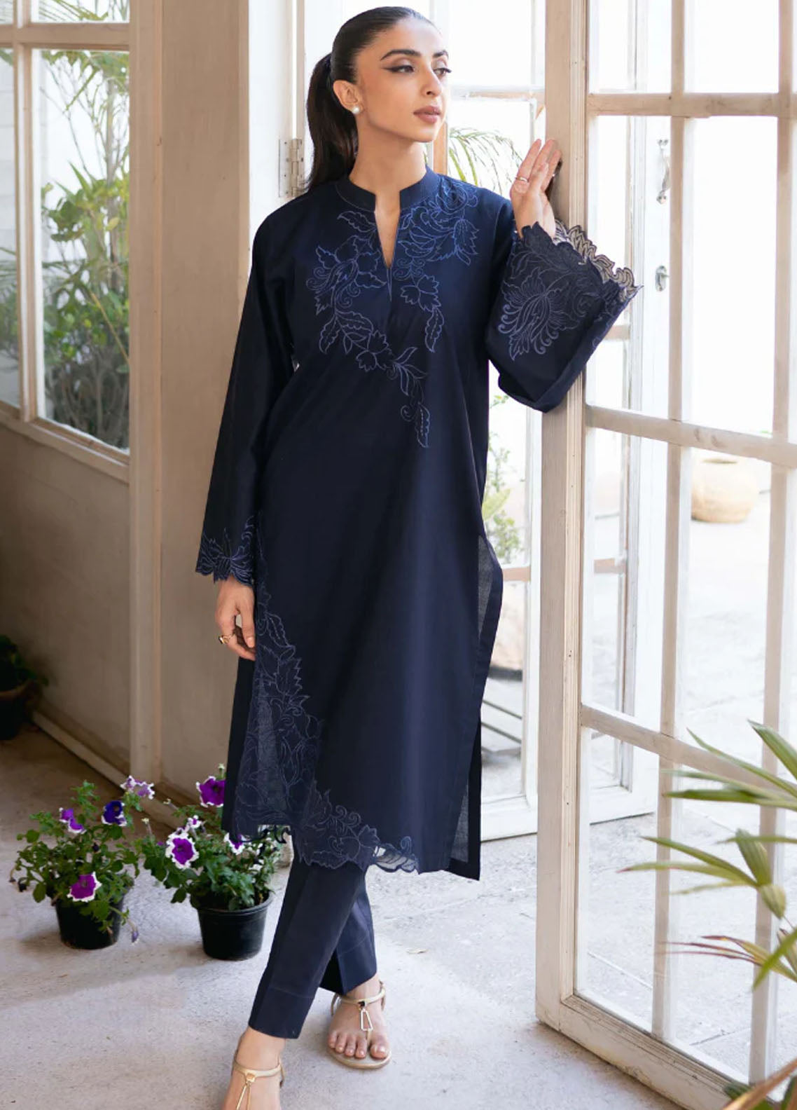 Humdum Pret Embroidered Lawn 2 Piece Suit D-05