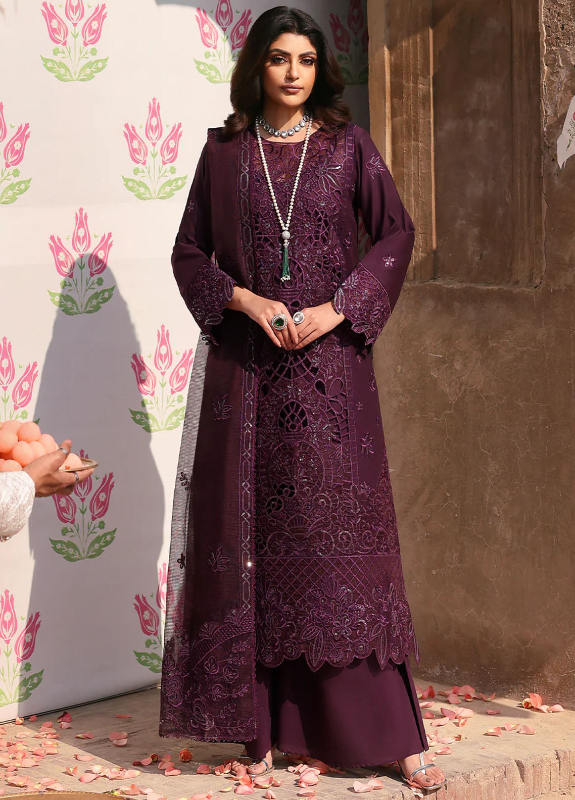 Husn e Jahan by Mahnur Embroidered Lawn Suits Unstitched 3 Piece Liana