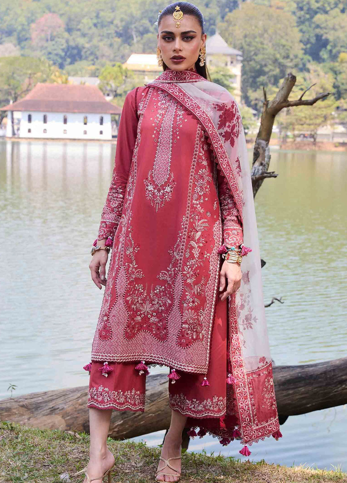 Hussain Rehar Embroidered Lawn Suit Unstitched 3 Piece HRR25LL D-05 Flare