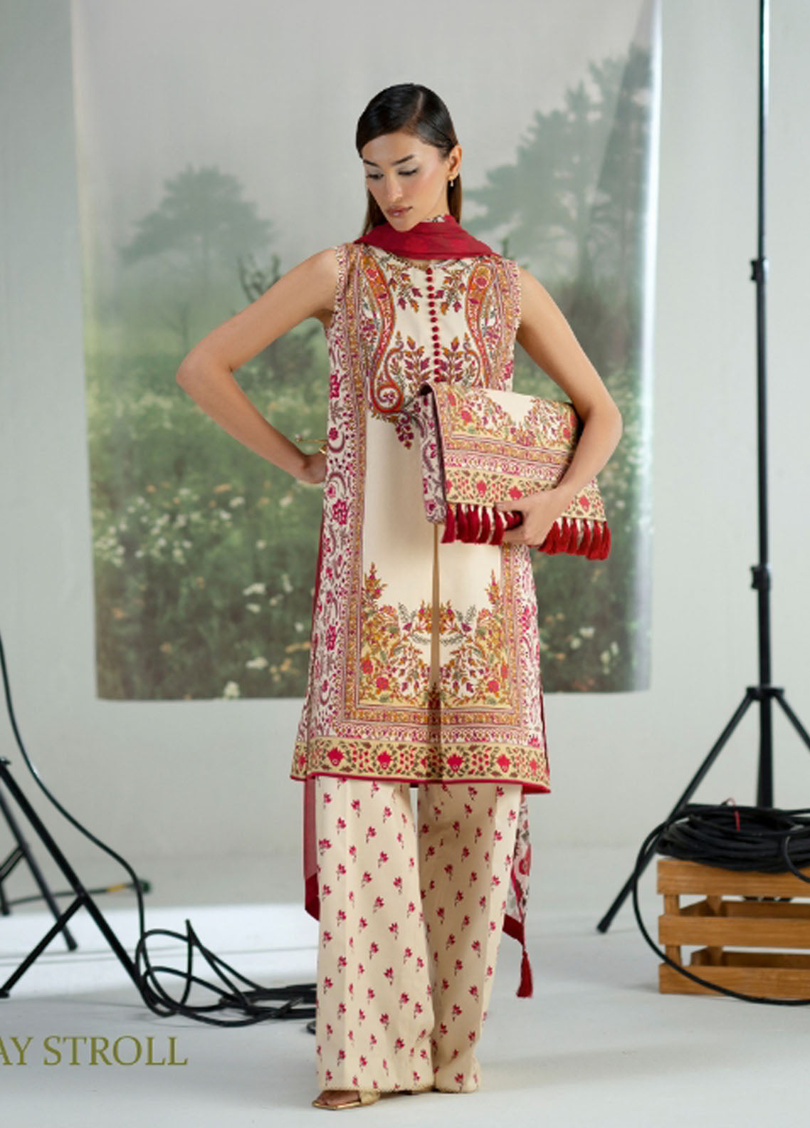 Joolie Prints by Saira Rizwan Printed Cambric Suits Unstitched 3 Piece SR25JP JPU25-08 Sunday Stroll