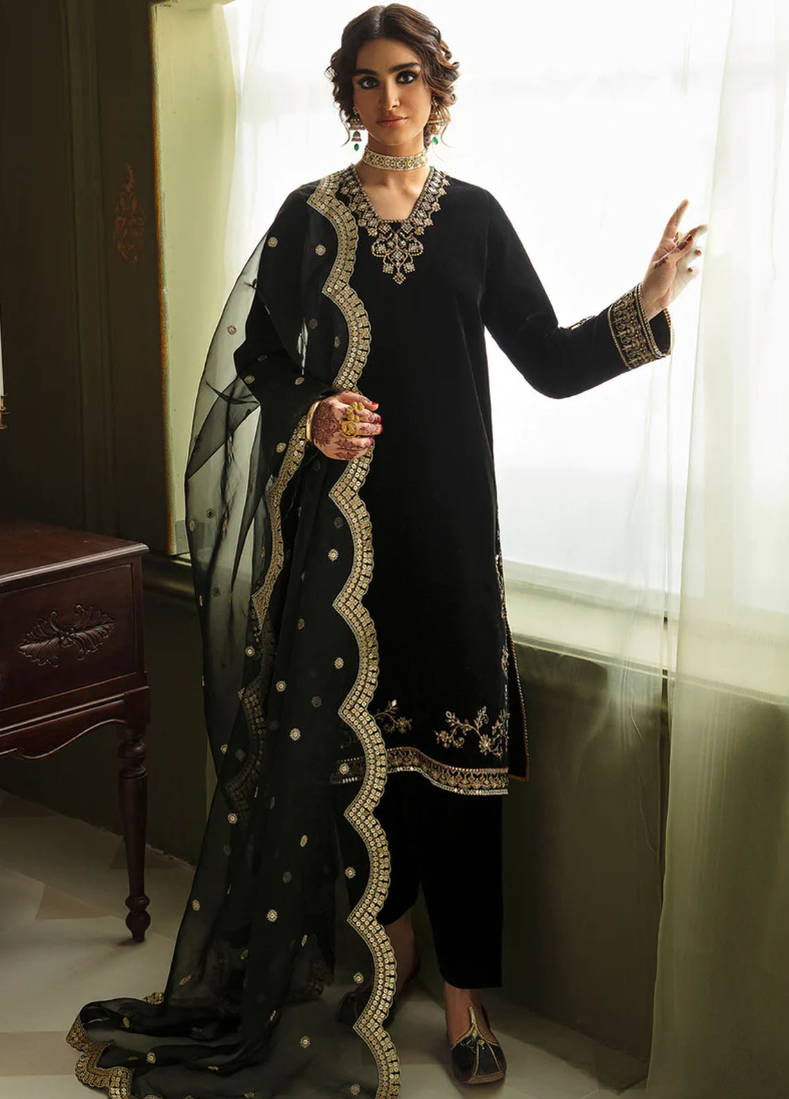 JahanAra By Baroque Luxury Velvet Collection 2023 UF-462