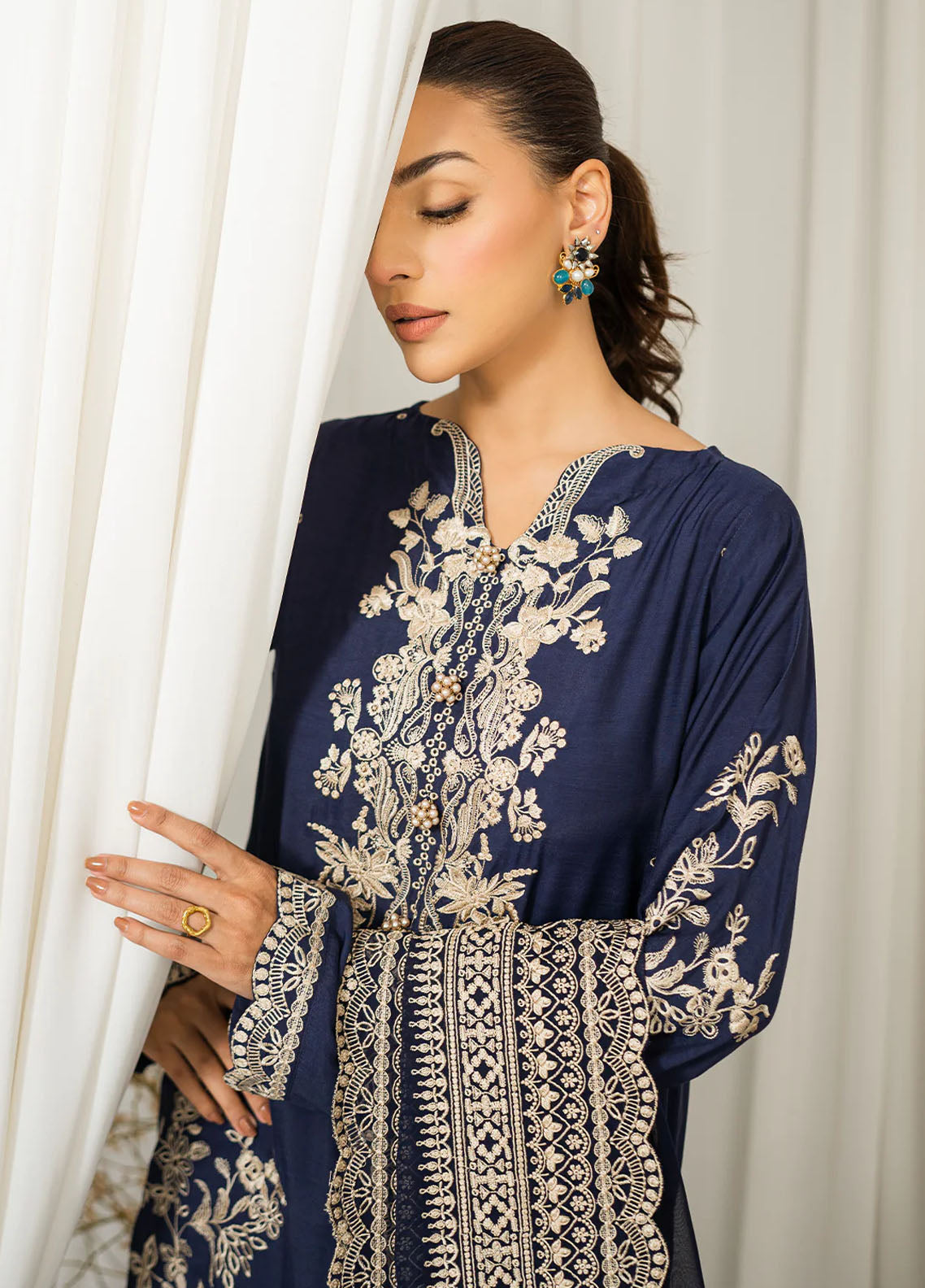 Muraad Pret Embroidered Raw Silk 3 Piece Suit Nyla