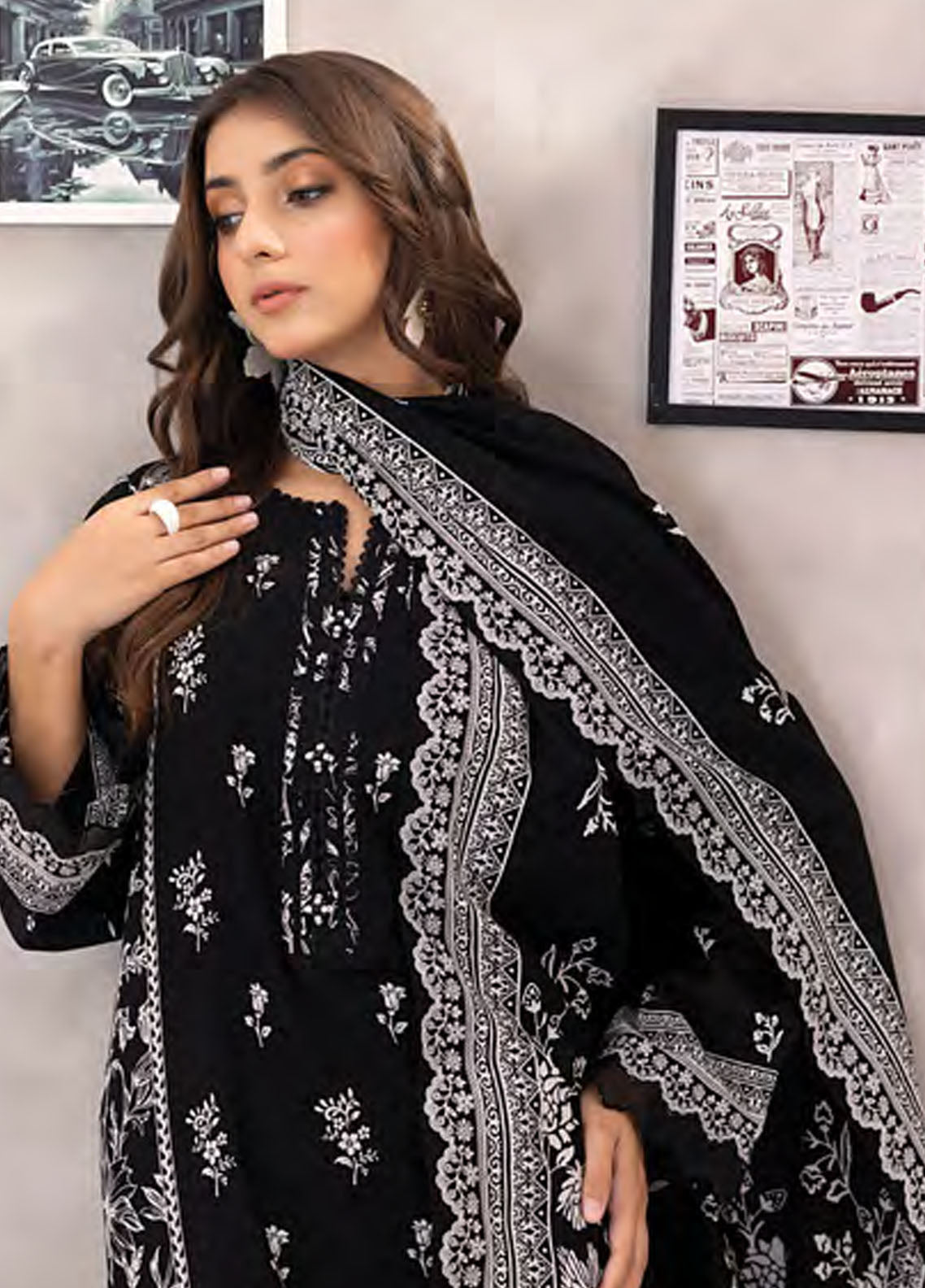 Komal by Lakhany Embroidered Lawn Suits Unstitched 3 Piece LSM25KM LG-AR-0202