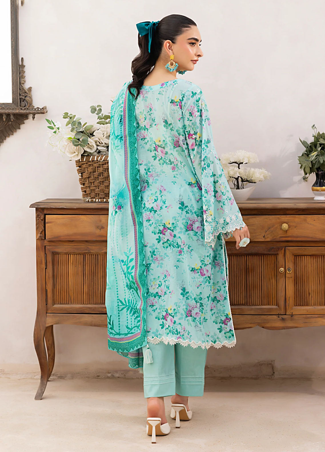 Lakhany Embroidered Lawn Suits Unstitched 3 Piece LSM25ES LG-RL-0203