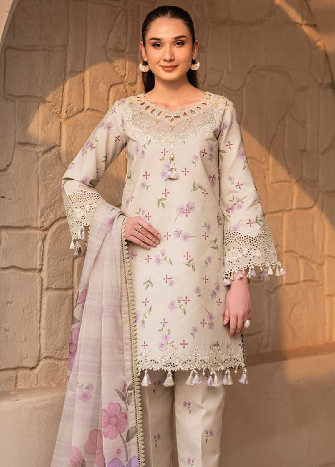 Levana by Alizeh Fashion Embroidered Lawn Suits Unstitched 3 Piece D-7028 Pesto