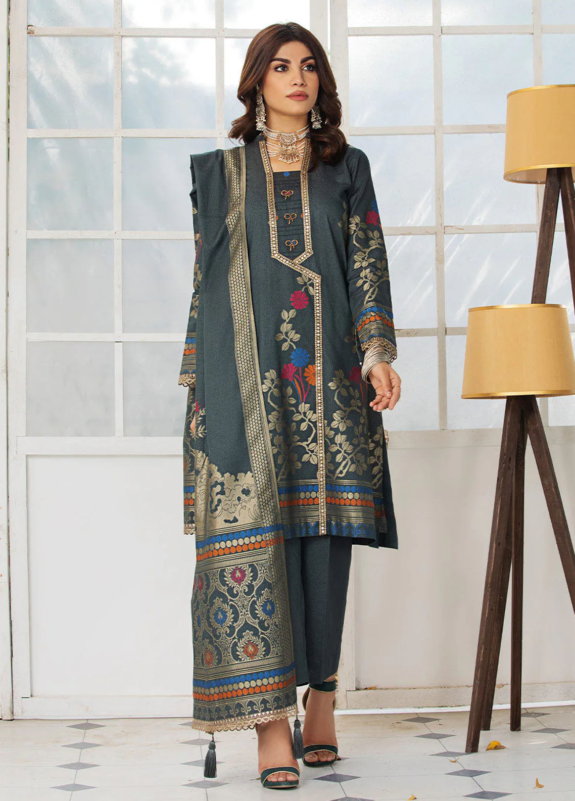 La Rosaa Pret Embroidered Karandi 3 Piece Suit JLA07 DARK GREY