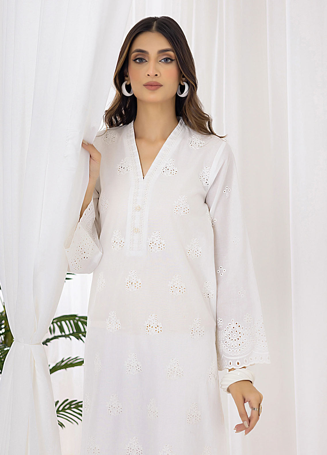 Lakhany Pret Embroidered Cambric Shirt LSM23CW LG-SR-0129