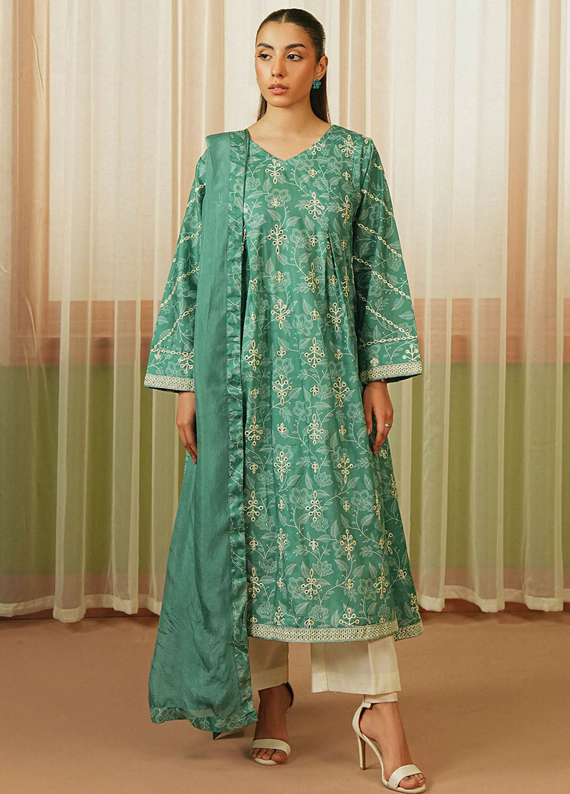Mannat Clothing Pret Embroidered Lawn 3 Piece Suit Serenity