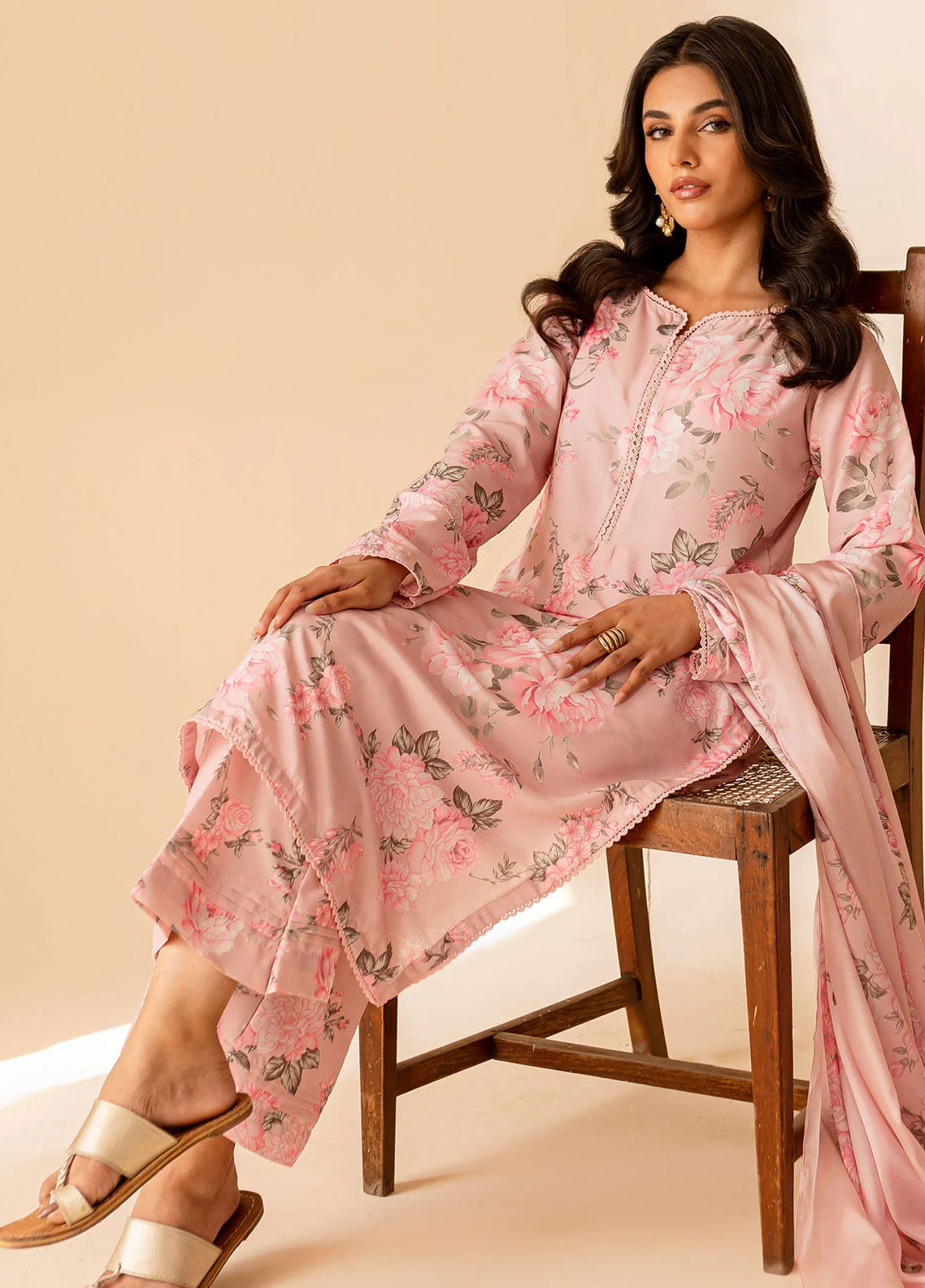 Mannat Pret Printed Lawn 3 Piece Suit Daphne