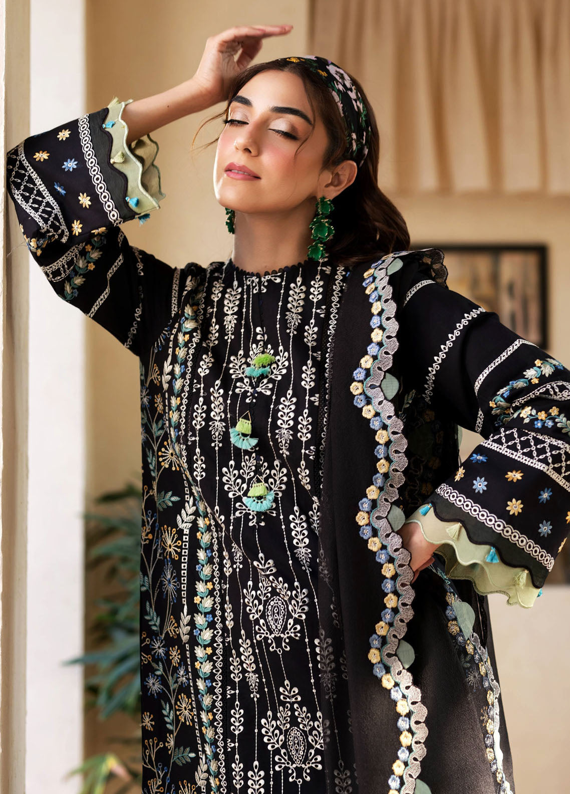 Maryum Hussain Embroidered Lawn Suit Unstitched 3 Piece D-03 Dawn