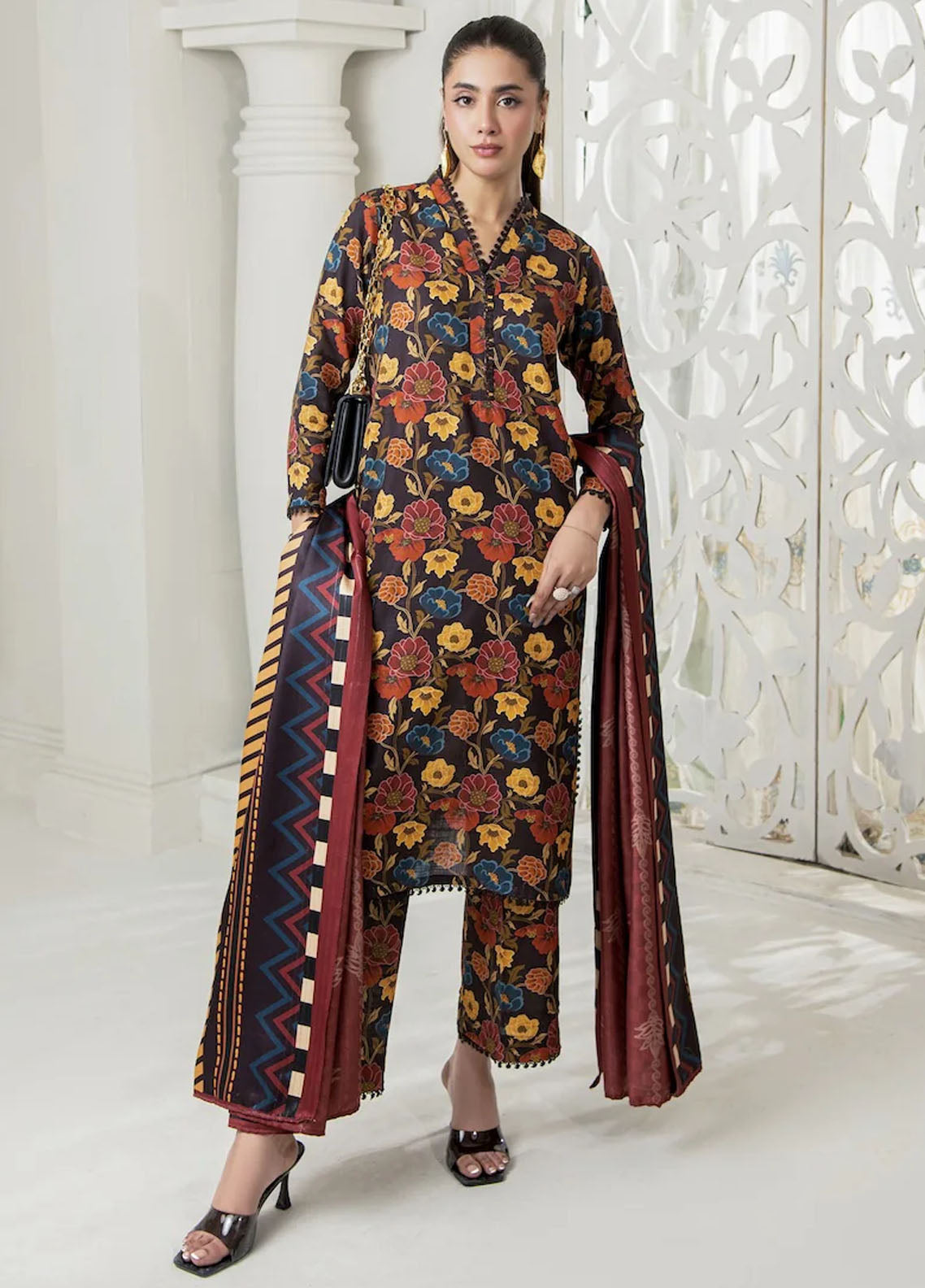 Meerak Pret Printed Khaddar 3 Piece Suit Ember Rose