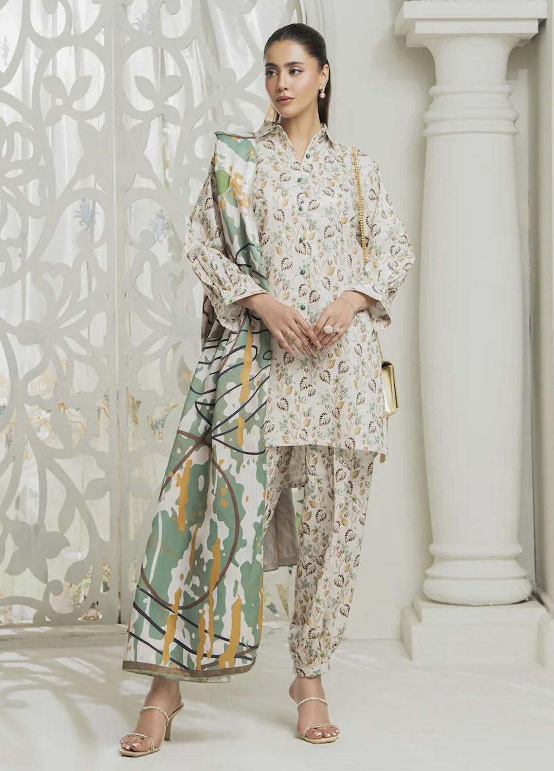 Meerak Pret Printed Khaddar 3 Piece Suit Winter Leaf