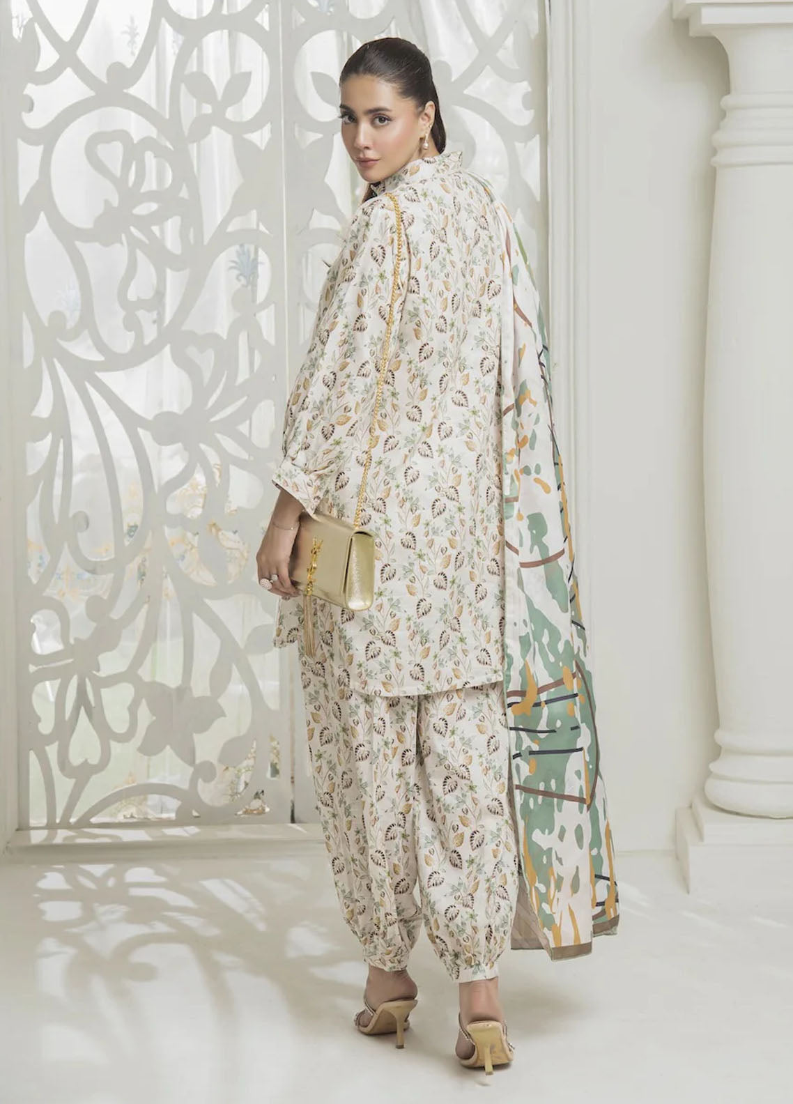 Meerak Pret Printed Khaddar 3 Piece Suit Winter Leaf