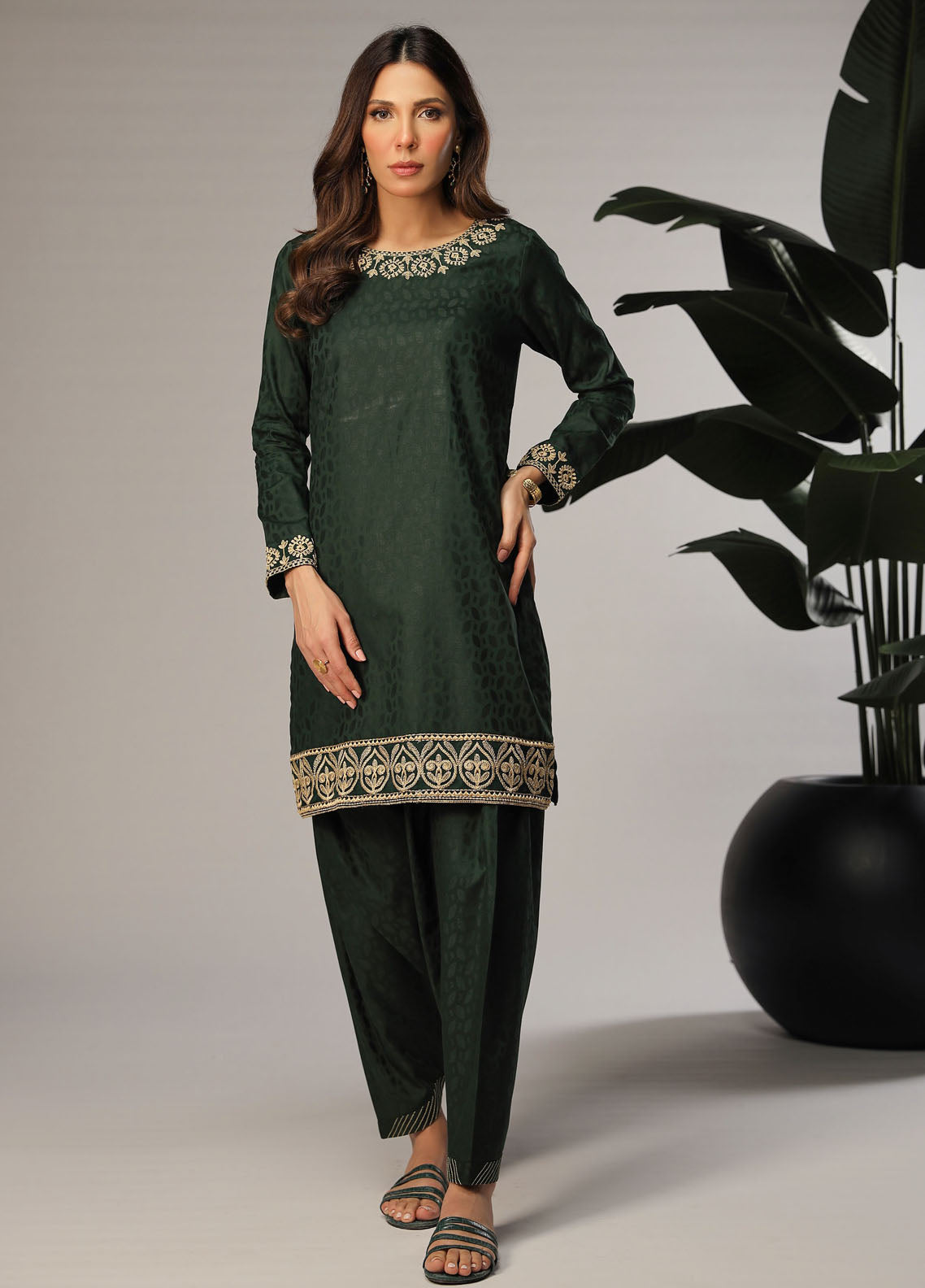 Shahzeb Textiles Pret Embroidered Jacquard 2 Piece Suit Diva