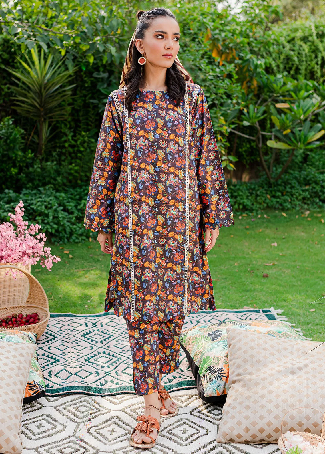 Naayas Pret Embroidered Lawn 2 Piece Suit NS23M Blackizea