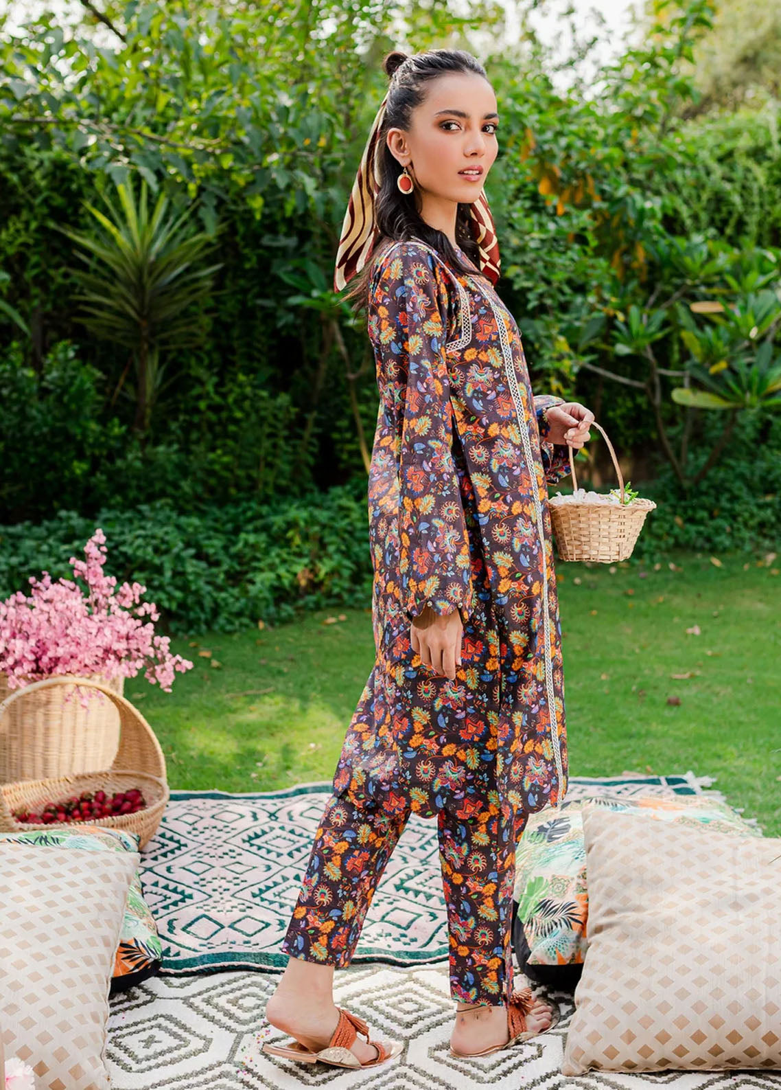 Naayas Pret Embroidered Lawn 2 Piece Suit NS23M Blackizea