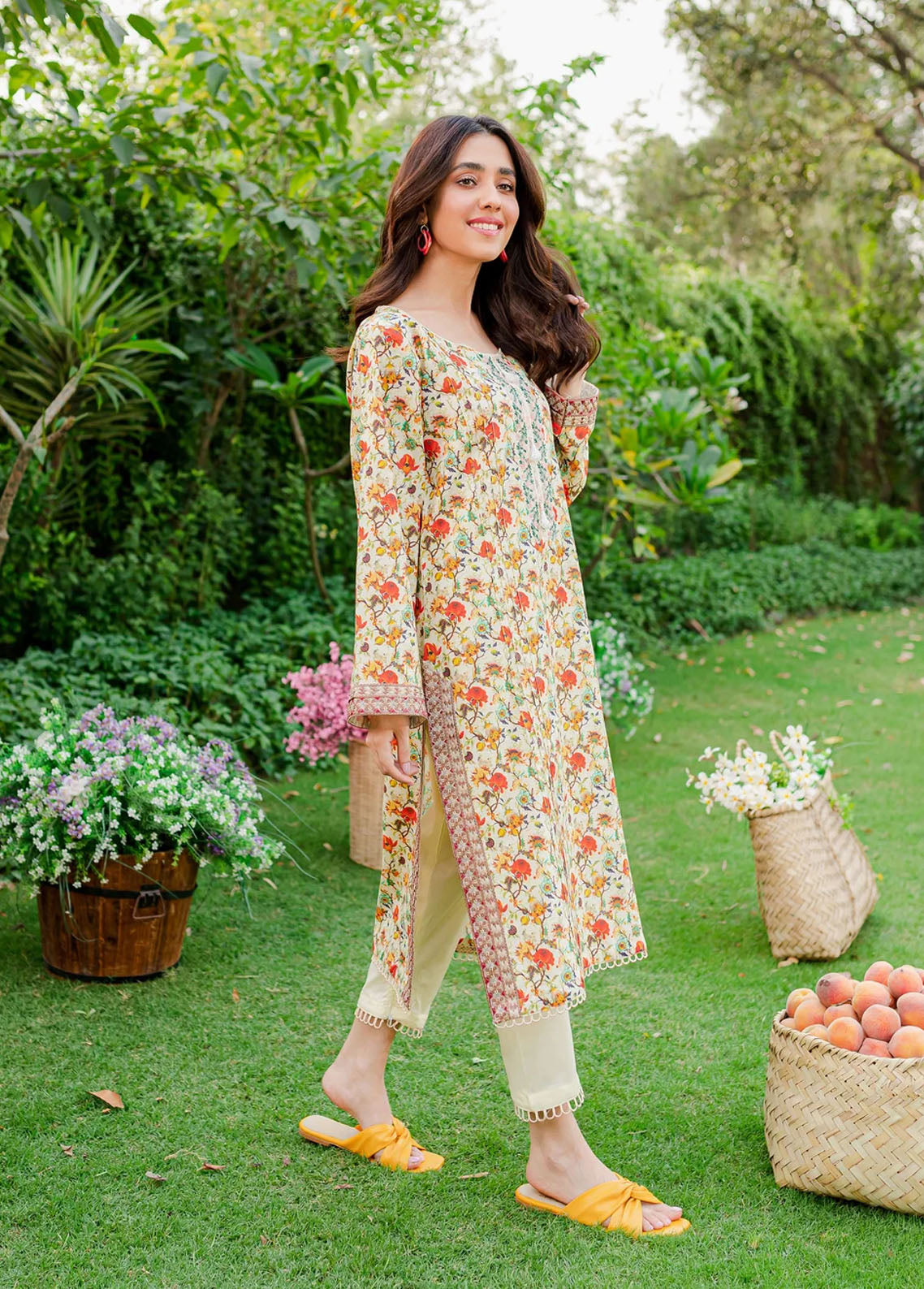 Naayas Pret Embroidered Lawn 3 Piece Suit NS23M Floraze