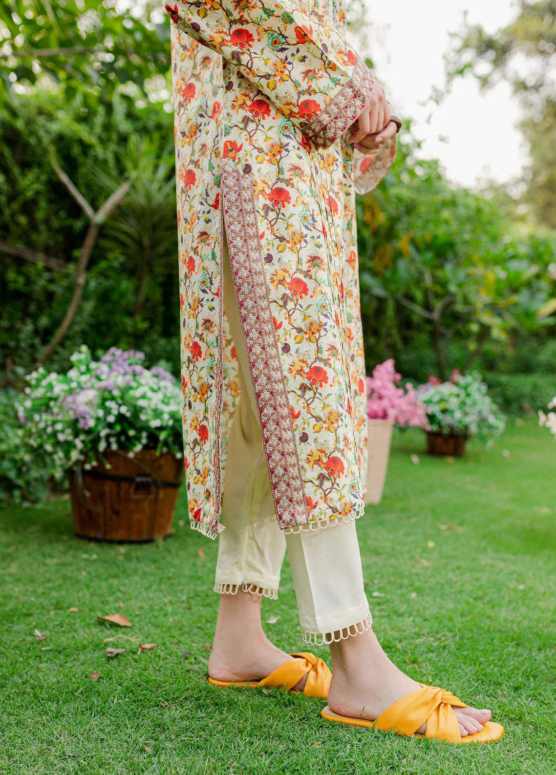 Naayas Pret Embroidered Lawn 3 Piece Suit NS23M Floraze