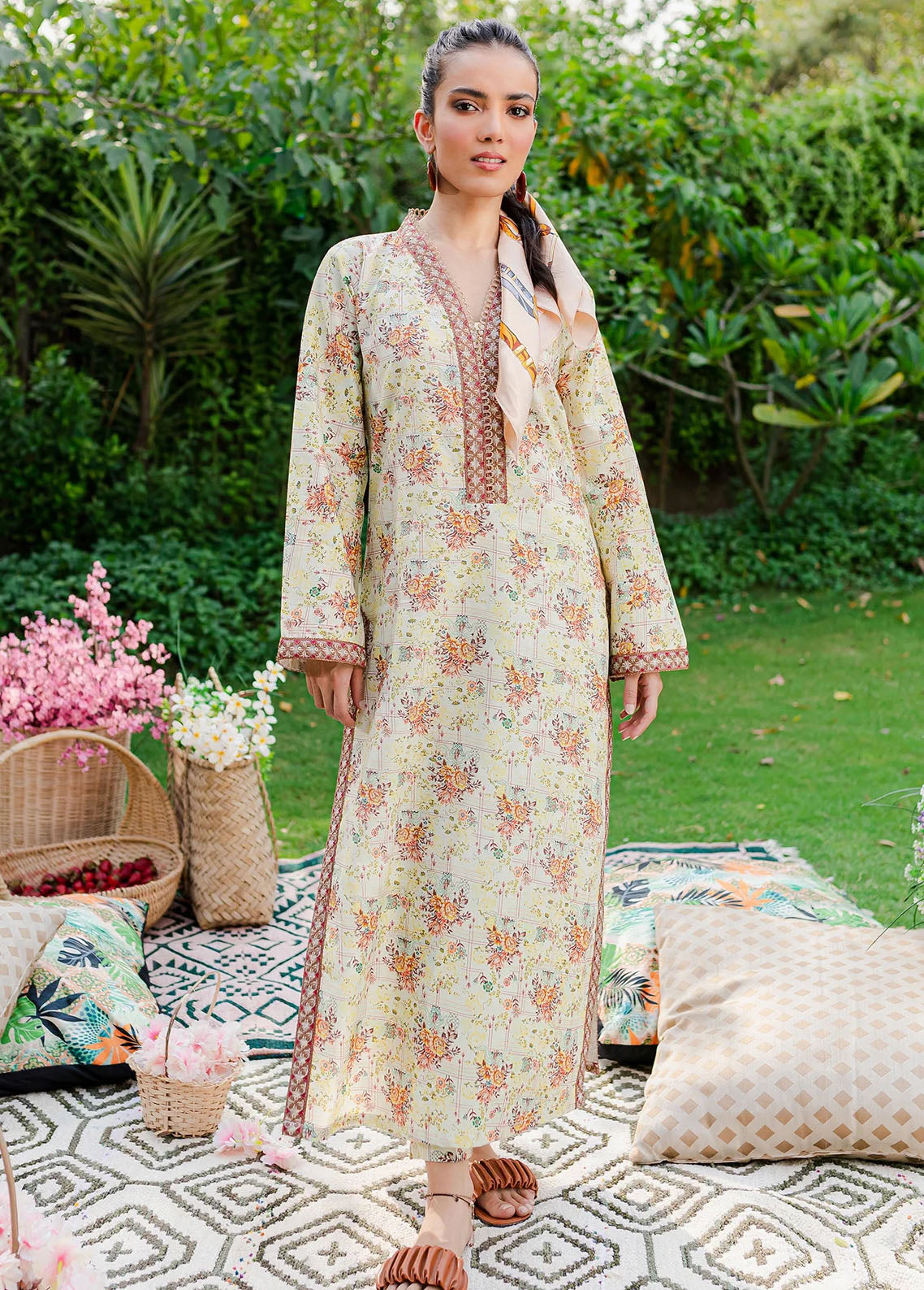 Naayas Pret Embroidered Lawn 3 Piece Suit NS23M Isabea