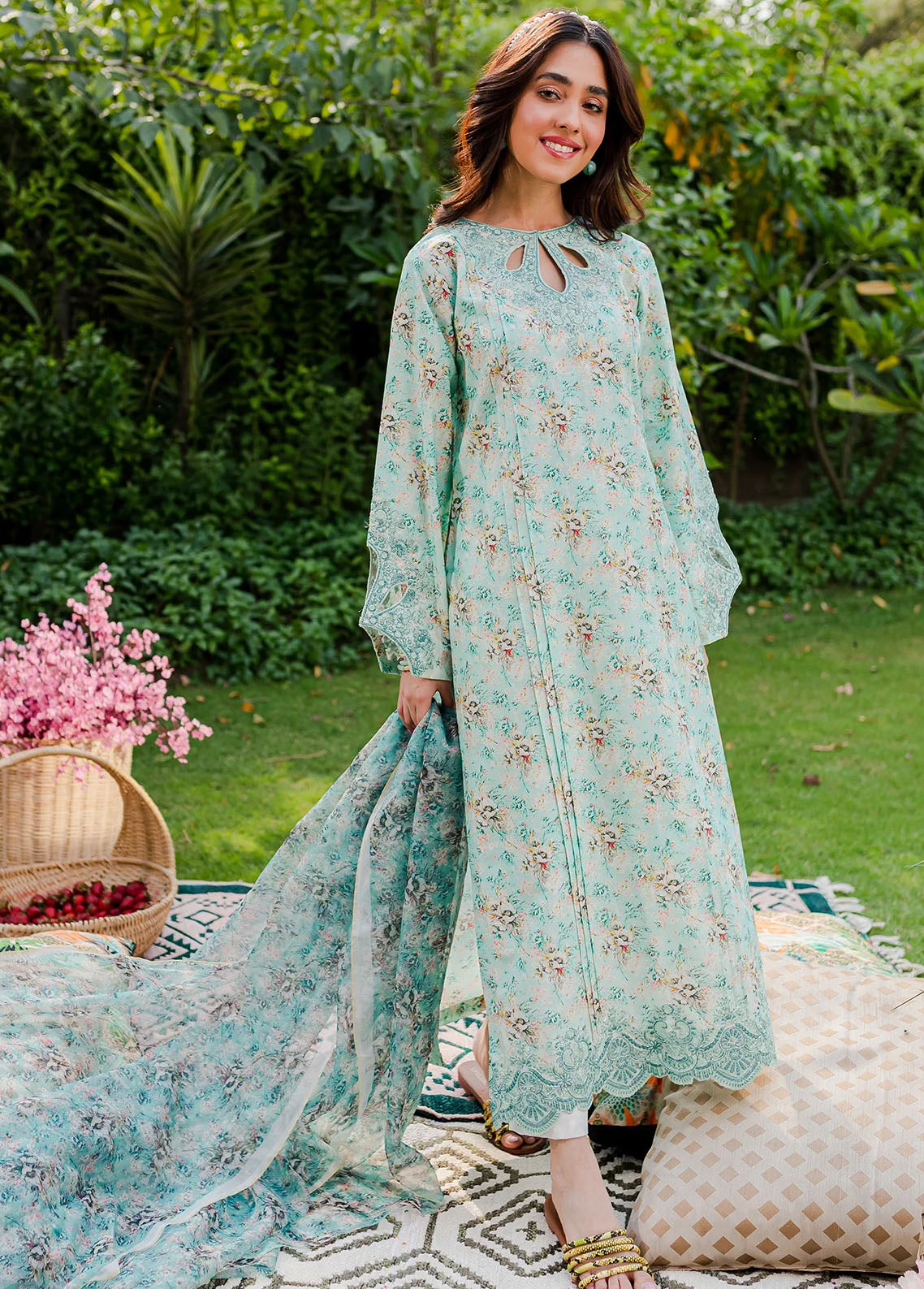Naayas Pret Embroidered Lawn 3 Piece Suit NS23M Seabia
