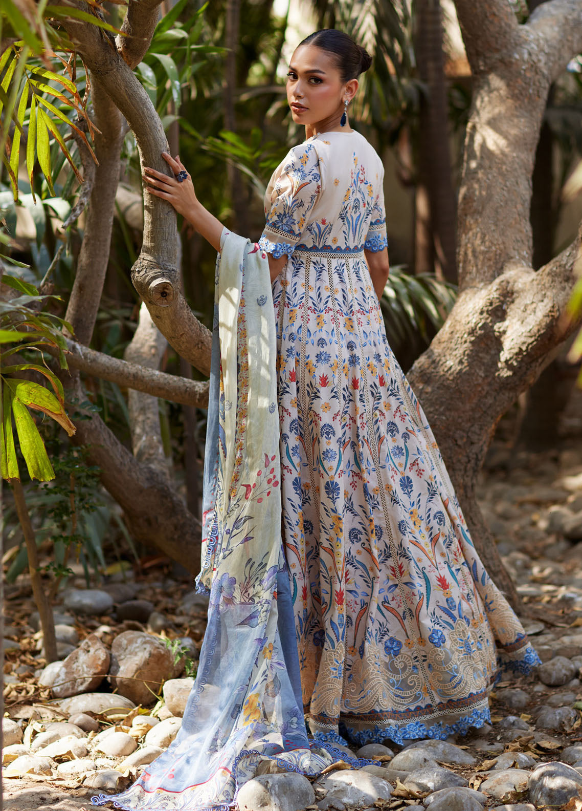 Mina Hasan Embroidered Lawn Suits Unstitched 3 Piece MNH25LL Taara