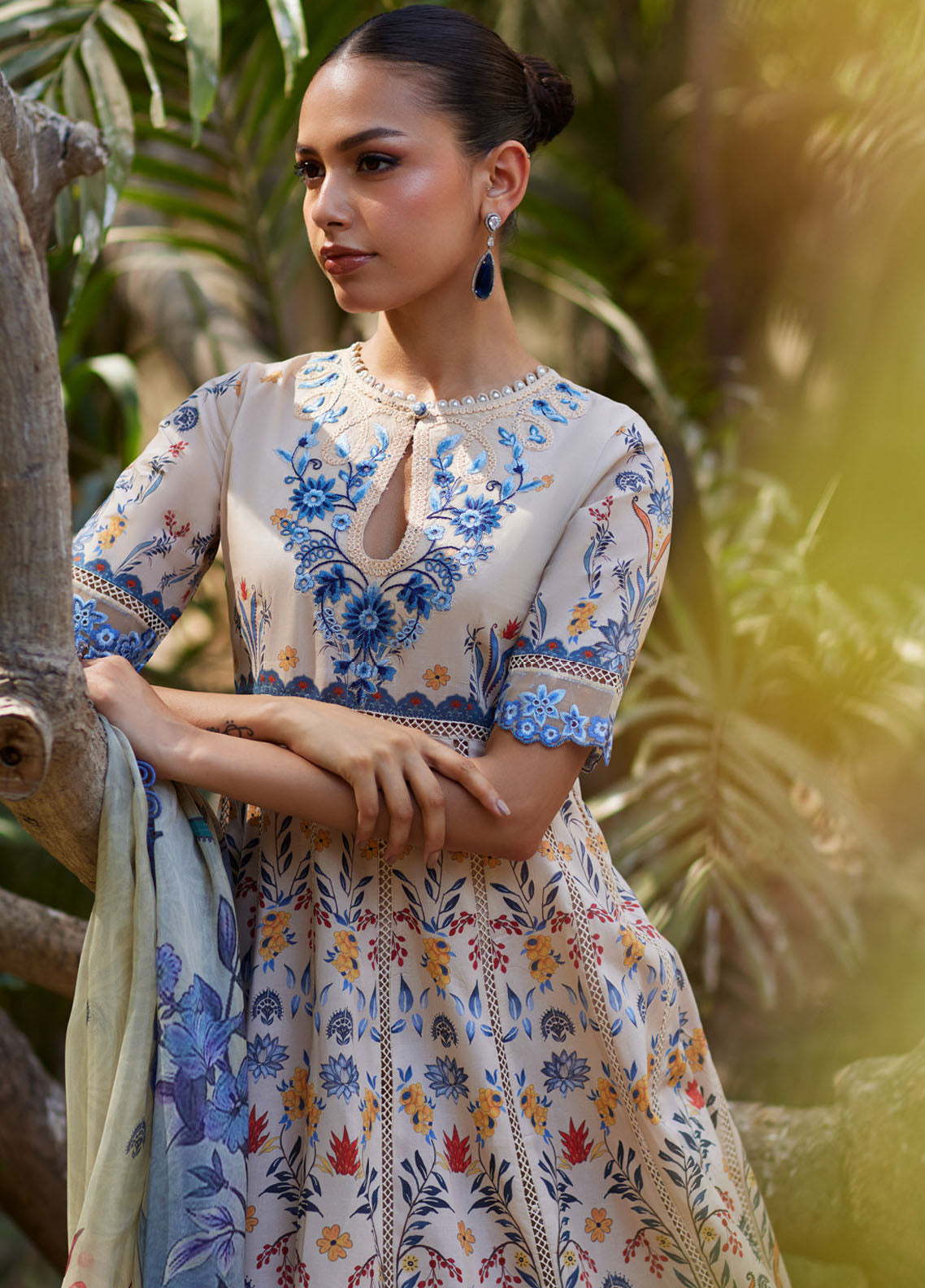Mina Hasan Embroidered Lawn Suits Unstitched 3 Piece MNH25LL Taara