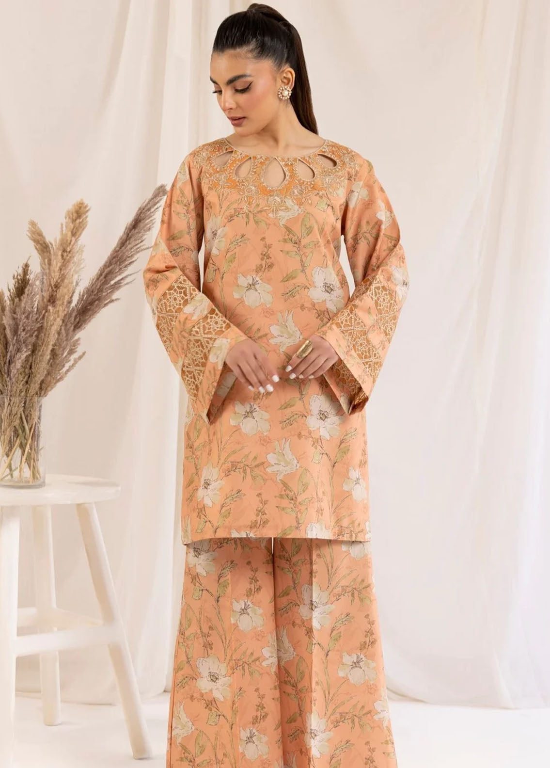 Mohagni Pret Embroidered Lawn 2 Piece Suit PLS-117